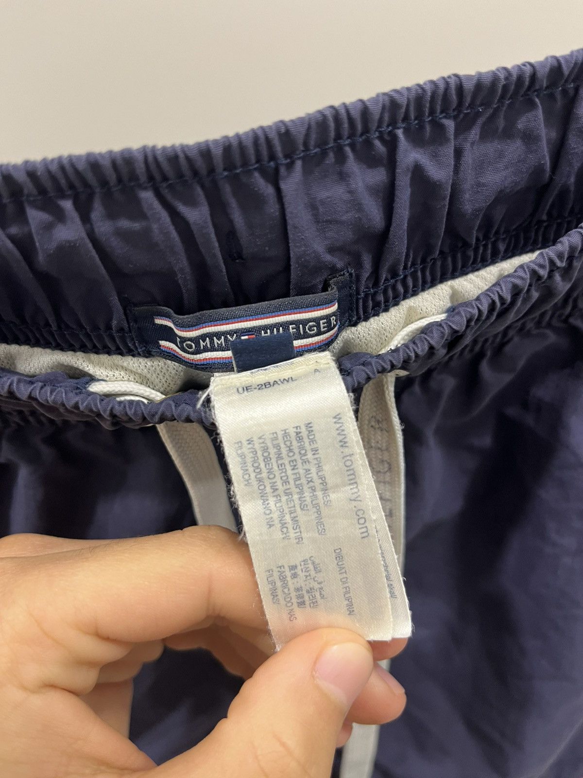 Other Vintage Tommy Hilfiger Shorts Big Logo Size US 34 / EU 50 - 5 Thumbnail