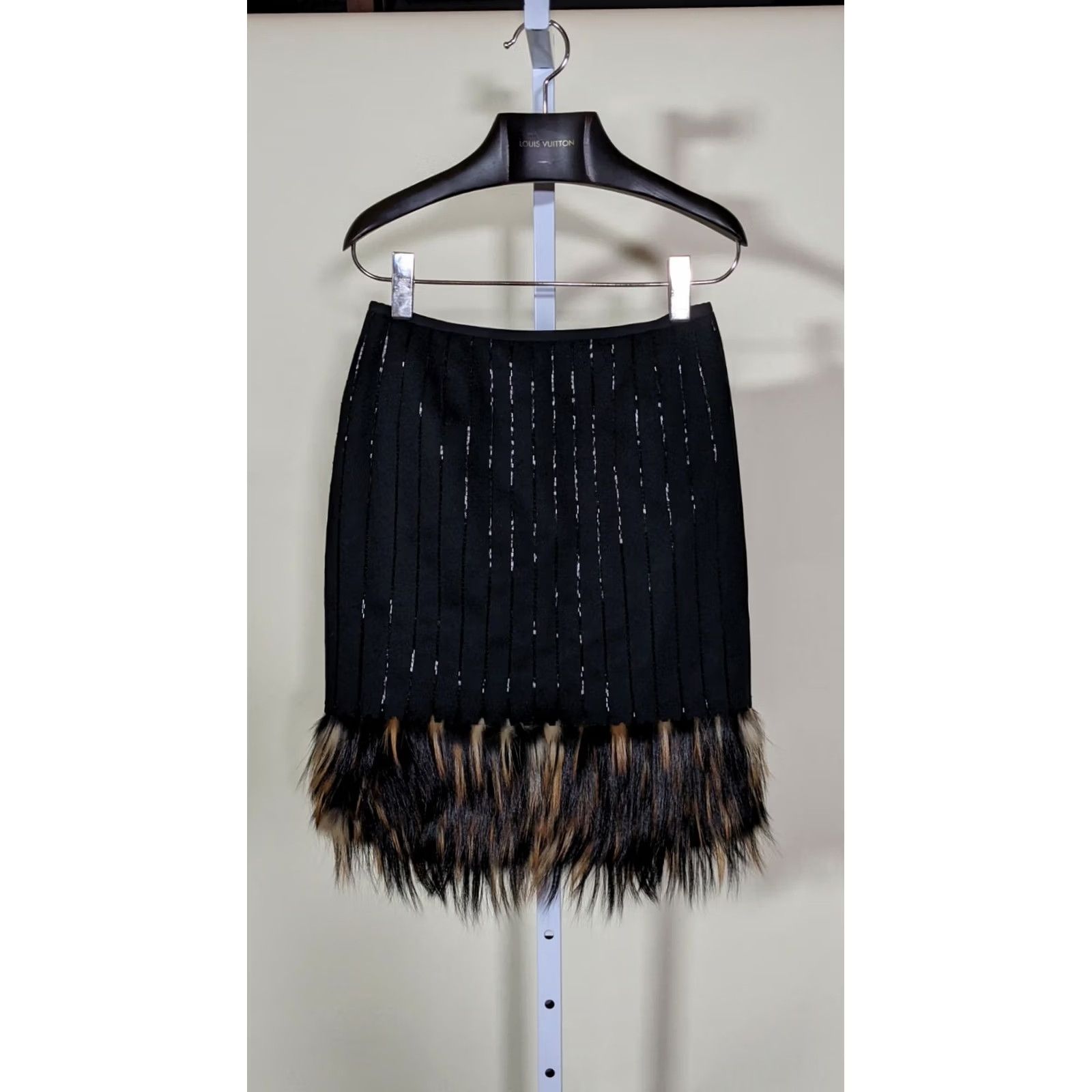 Loewe VINTAGE Loewe Skirt Black Fox Fur Beaded Beaded Runway 2009 Fall 36 Ladies Ladies Womens? Size 25" / US 0 / IT 36 - 2 Thumbnail