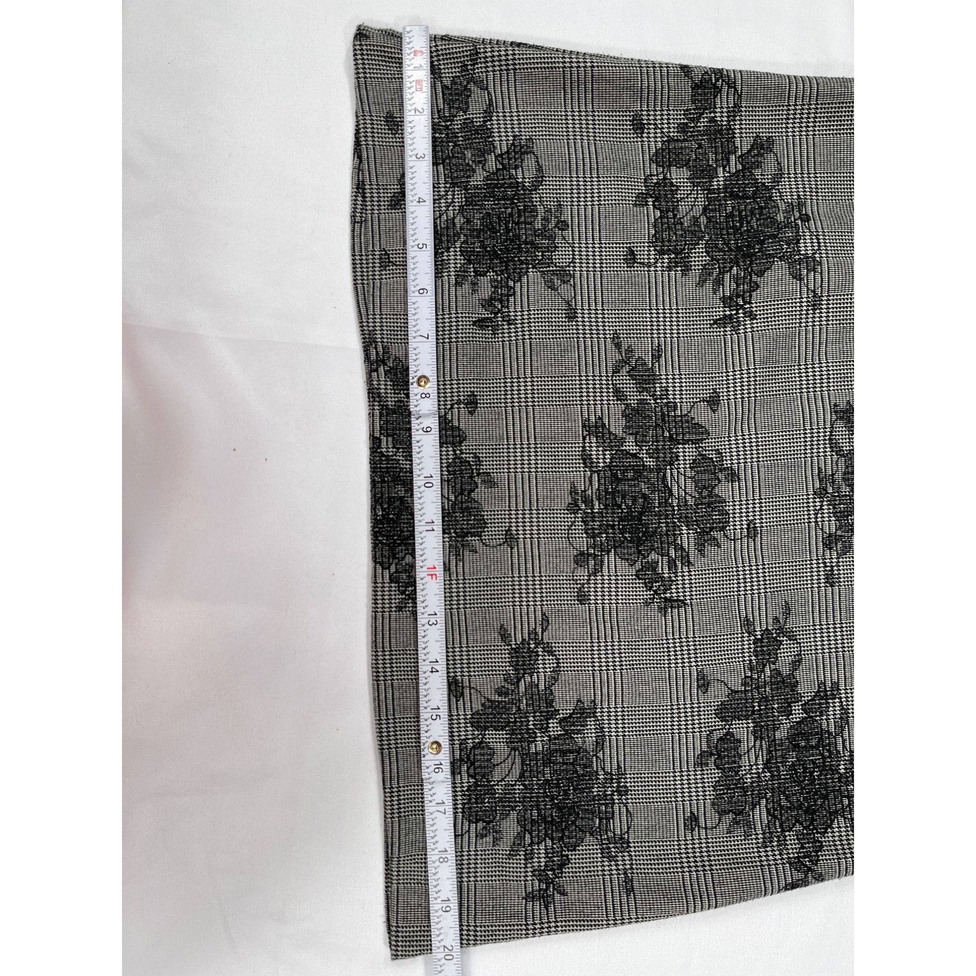 Zara Zara SKU 7888 Vintage Inspired Black White Floral Plaid Long Size S / US 4 / IT 40 - 7 Thumbnail