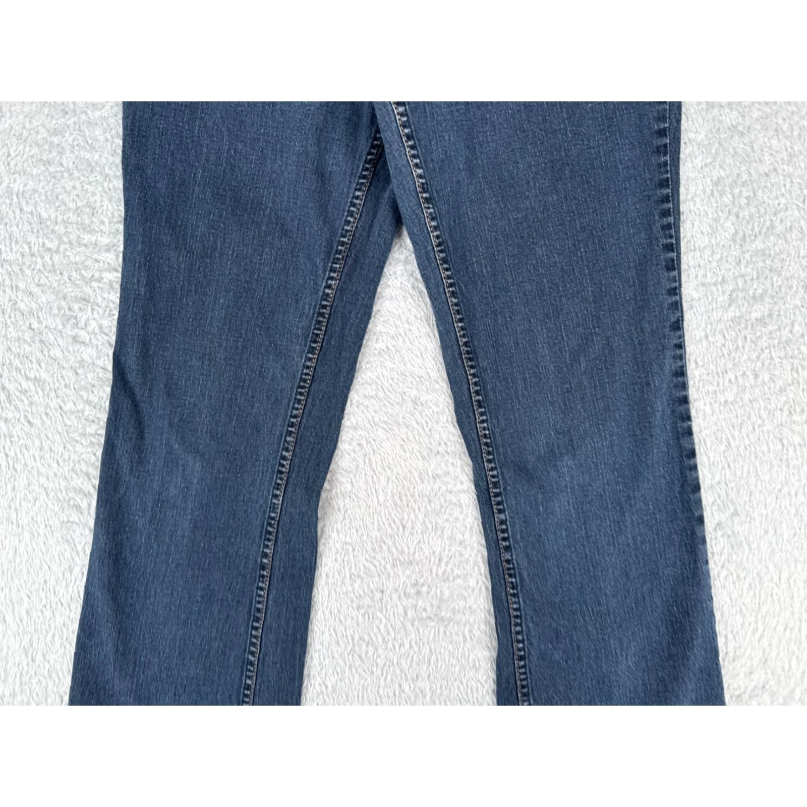 Levi's Levi's Jeans Women 8 Blue Denim Bootcut Mid Rise 27in 26in Inseam 5-Pocket Cotton Blend Stretch Regular Jeans Halloween? No. Size 30" / US 8 / IT 44 - 3 Thumbnail