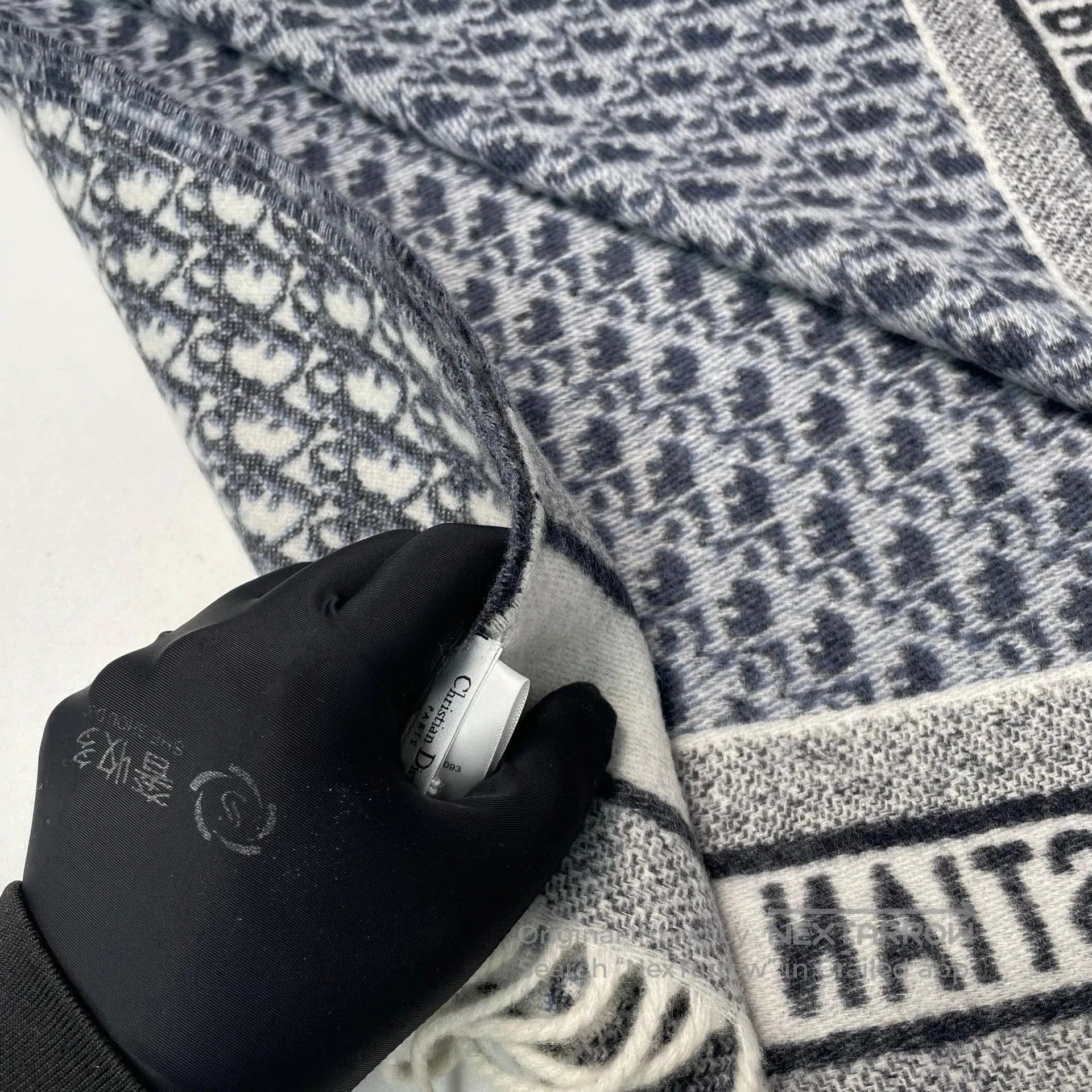 Dior Dior Light gray and dark blue double-sided cashmere scarf| Size ONE SIZE - 8 Thumbnail