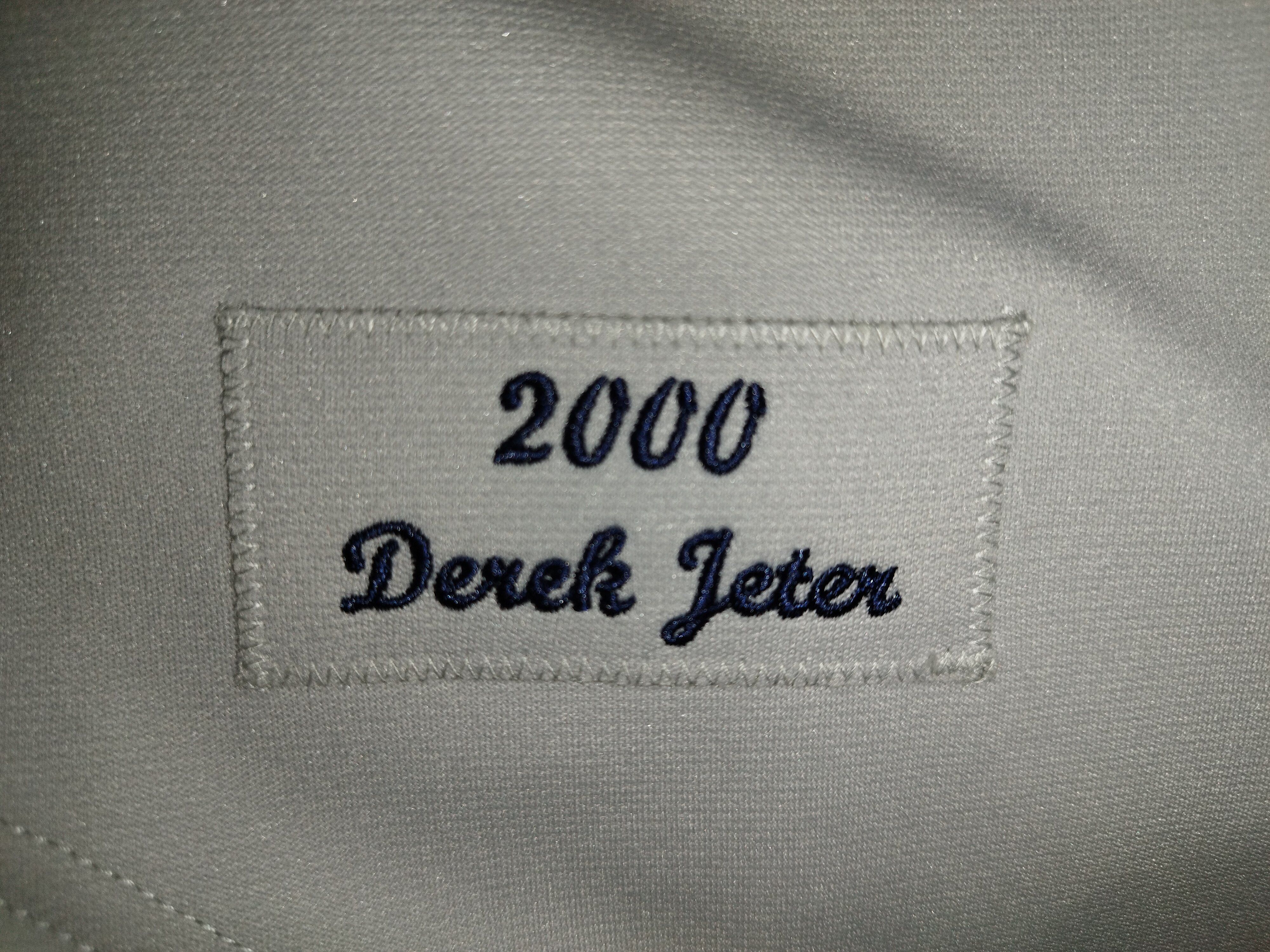 Mitchell & Ness Derek Jeter New York Yankees 2000 Authentic Throwback Jersey Size US S / EU 44-46 / 1 - 19 Thumbnail