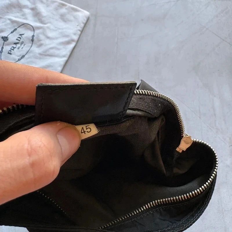Prada 00s Prada shoulder bag messenger Y2K luxury by Tom Ford Size ONE SIZE - 9 Thumbnail