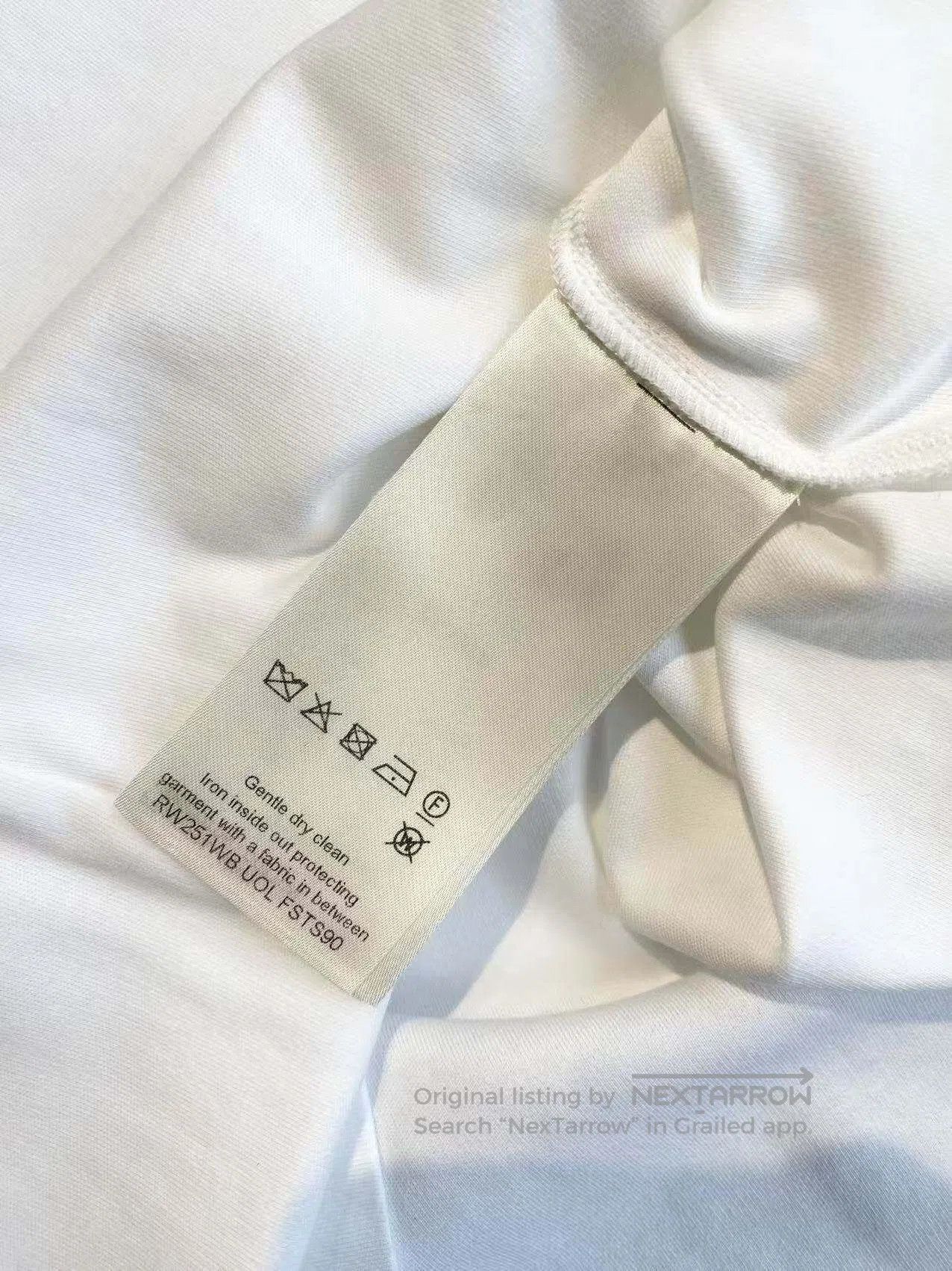 Louis Vuitton Louis Vuitton Logo short sleeves| Size XS / US 0-2 / IT 36-38 - 5 Thumbnail