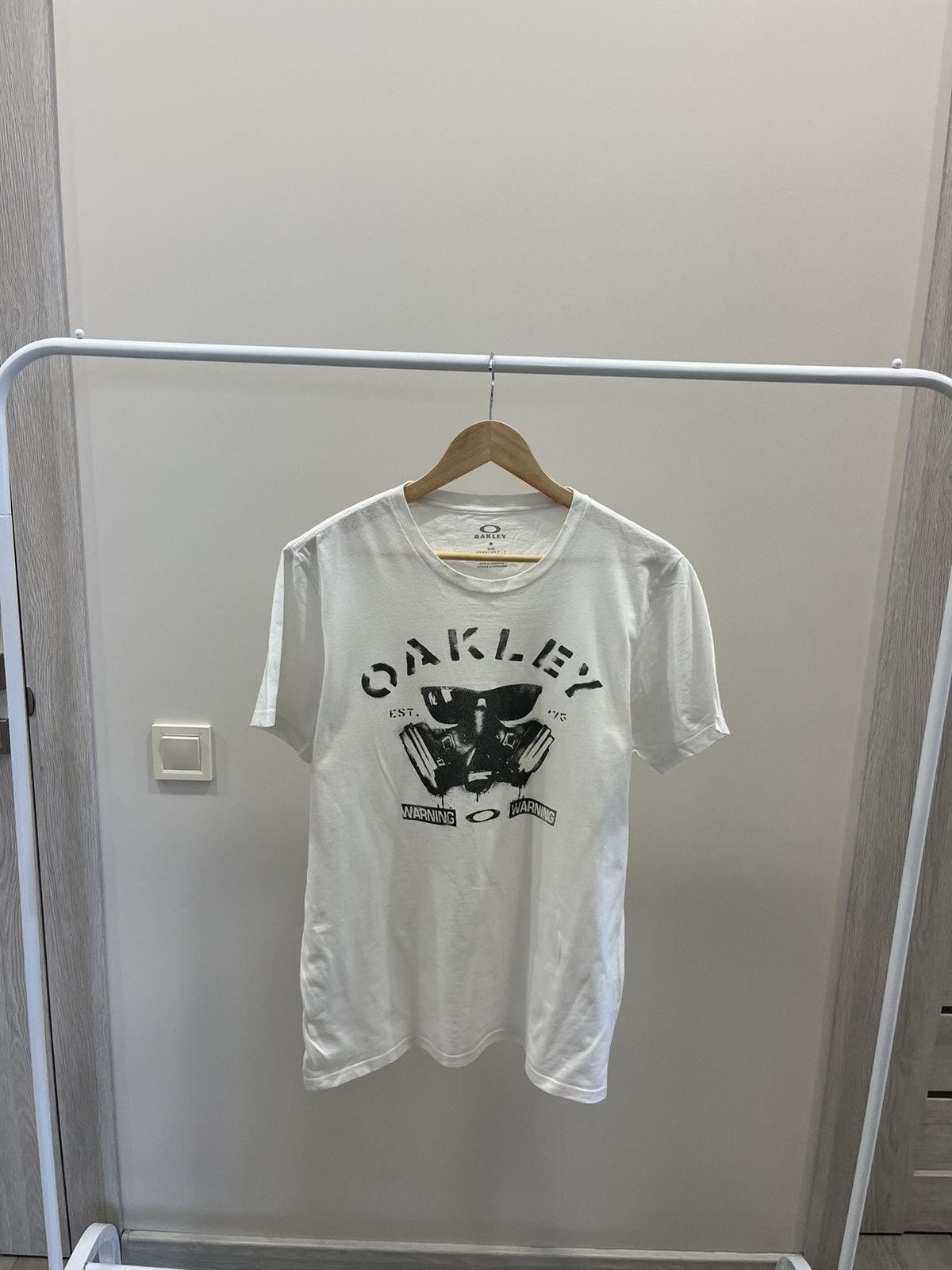 Oakley RARE Vintage Y2K Oakley Warning Big Logo Tshirts Size US M / EU 48-50 / 2 - 1 Thumbnail