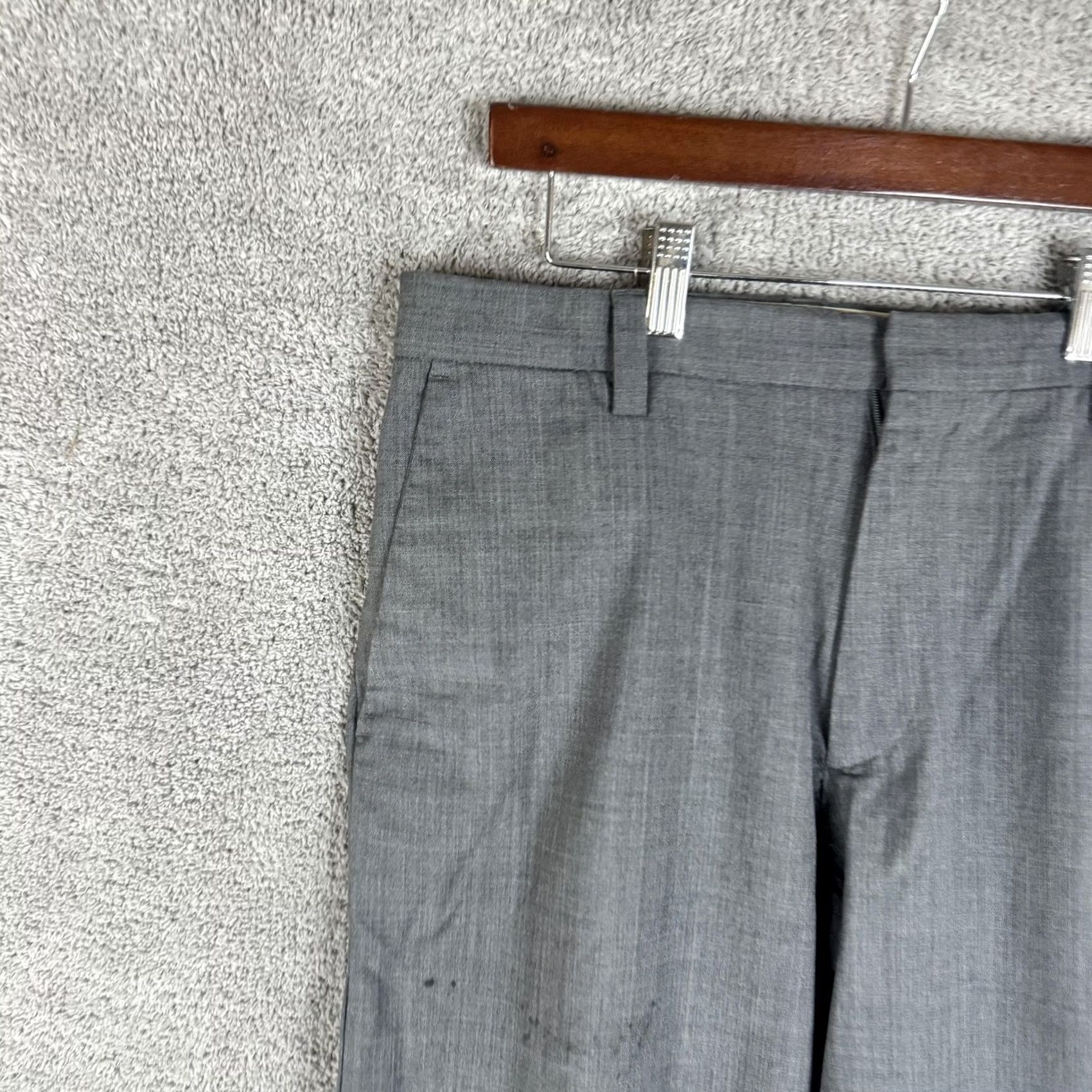 Banana Republic VINTAGE? No. Banana Republic Jackson Dress Pants Mens 33x34 Gray Wool Stretch Classic Fit Dress Pants Mens 33x34 Gray Wool Stretch Classic Fit Pants Size US 33 - 2 Thumbnail