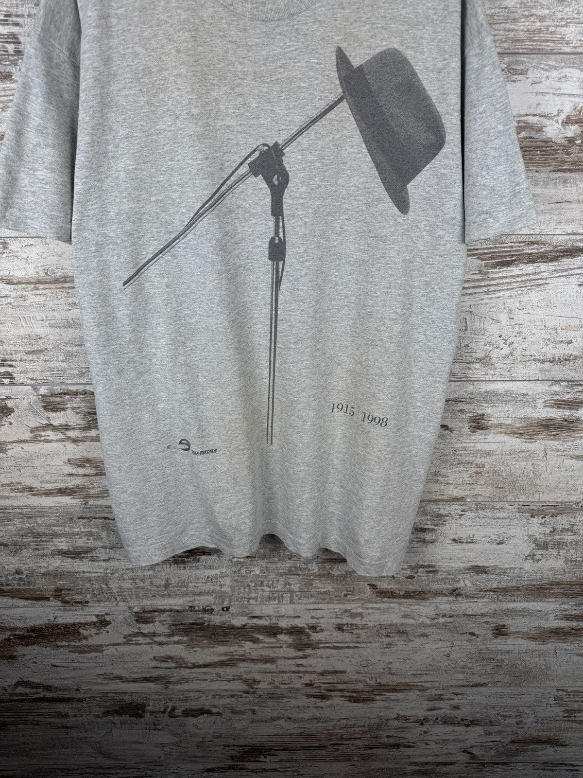 Vintage Mens Vintage Frank Sinatra T-shirt 1998 tee Francis Albert Size US L / EU 52-54 / 3 - 4 Thumbnail