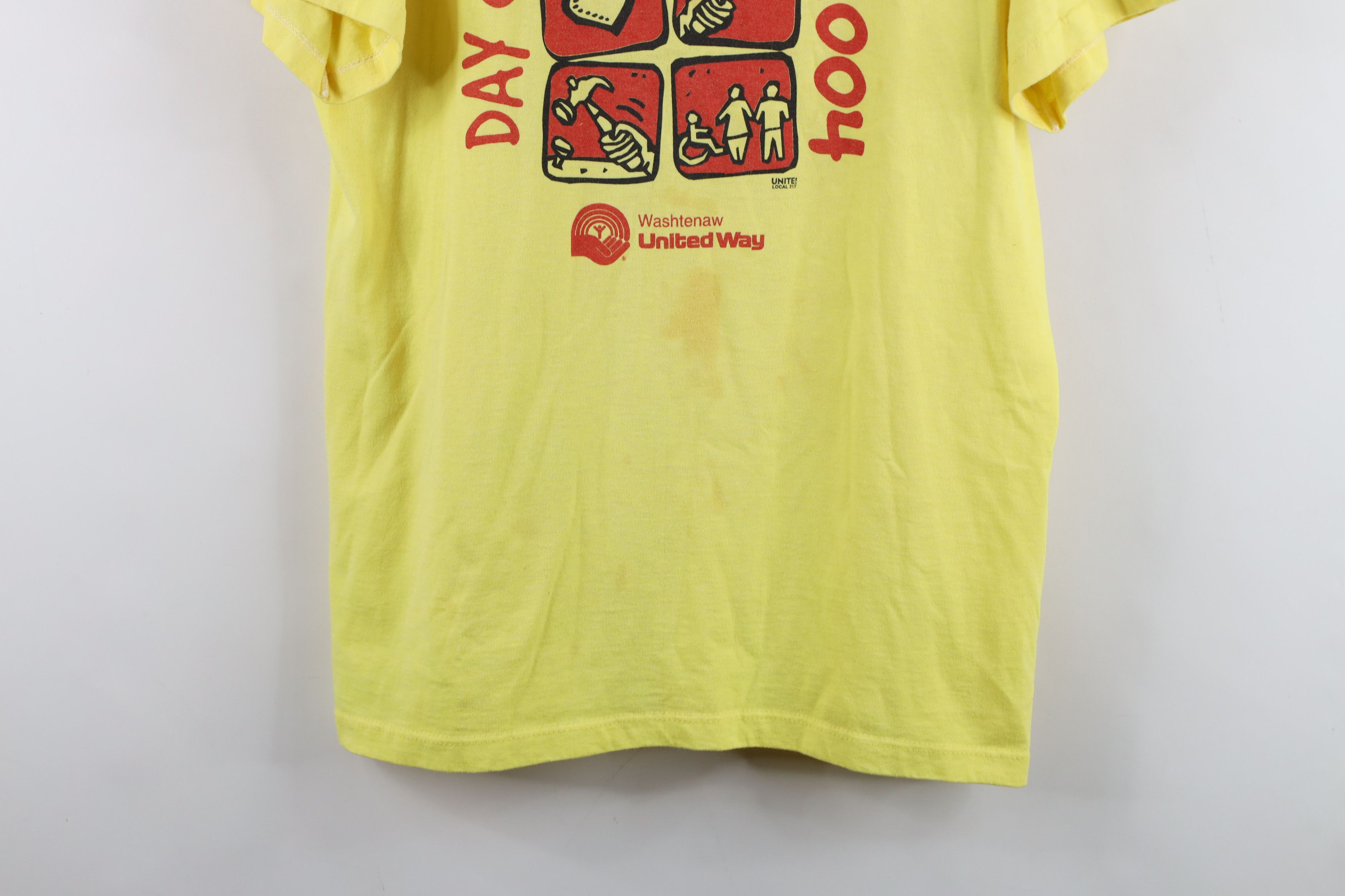 Vintage Vintage Y2K United Way Keith Haring Art T-Shirt Yellow USA Size US L / EU 52-54 / 3 - 3 Thumbnail