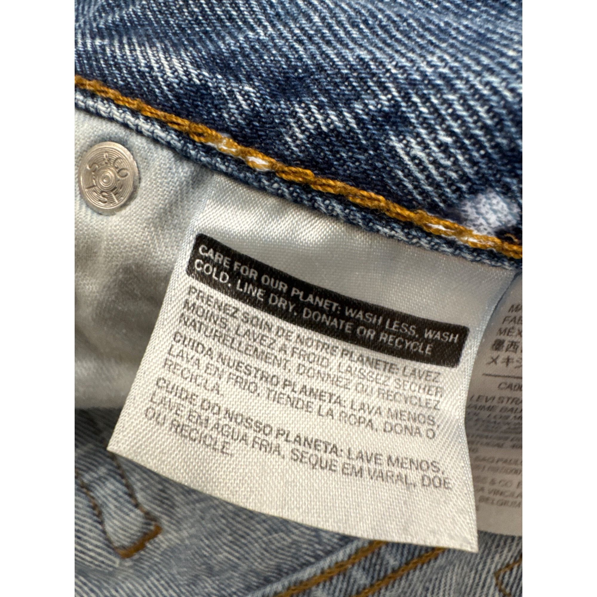 Levi's Vintage Clothing Levis 560 Mens blue Vintage Straight Leg Jeans size 42wx32L Size US 42 / EU 58 - 5 Thumbnail