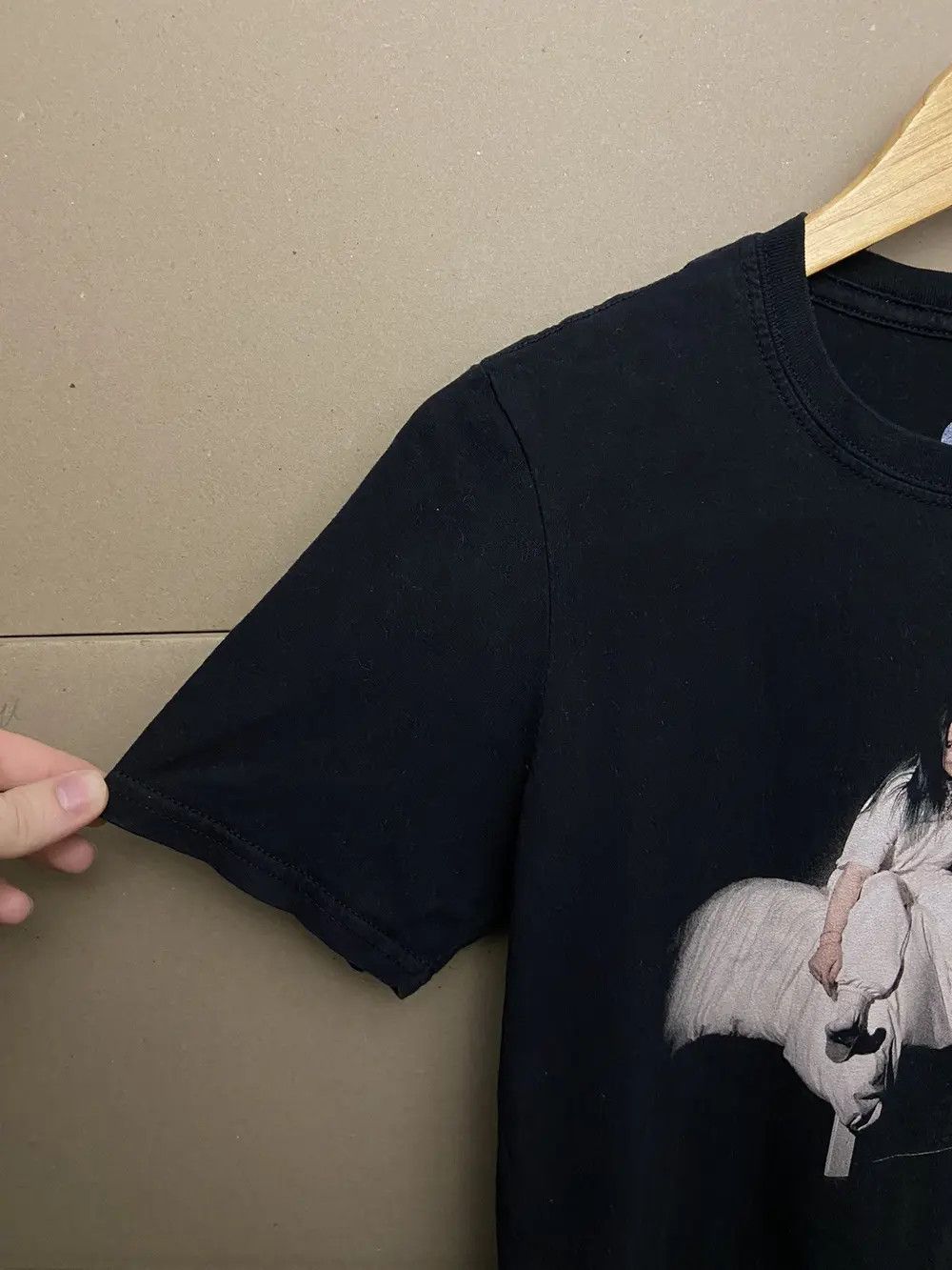 Billie Eilish VINTAGE BILLIE EILISH T SHIRT TEE Y2K POP MUSIC STREETWEAR Size US S / EU 44-46 / 1 - 7 Thumbnail