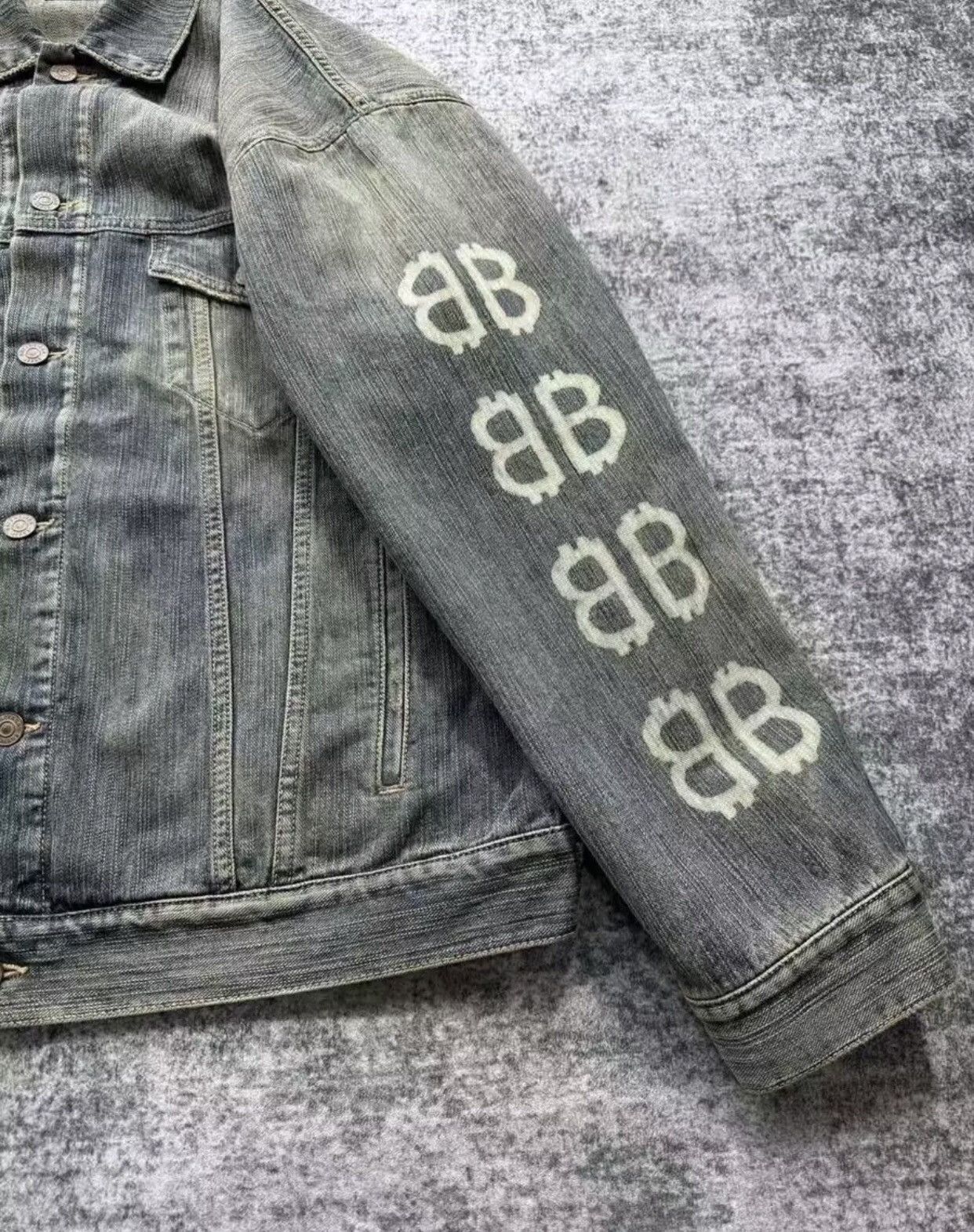 Balenciaga Balenciaga Mud Dye Destruction Double B Bitcoin Denim Jacket Size US S / EU 44-46 / 1 - 4 Thumbnail