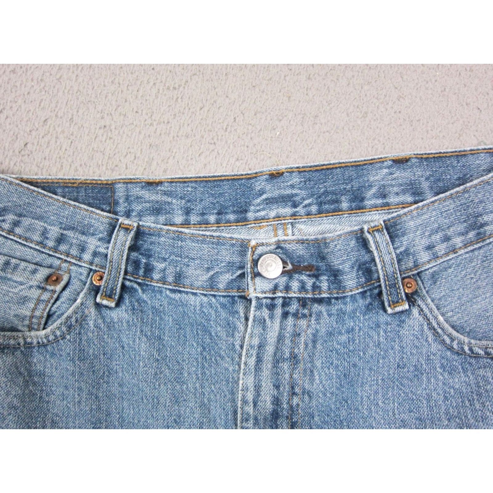 Levi's VINTAGE Levi's 505 Shorts Mens Bermuda Denim Blue 90s Jeans Jorts 38 Regular 5-Pocket Mens Shorts Blue Denim Vintage 90s Levi's Mens Shorts Size US 38 / EU 54 - 5 Thumbnail