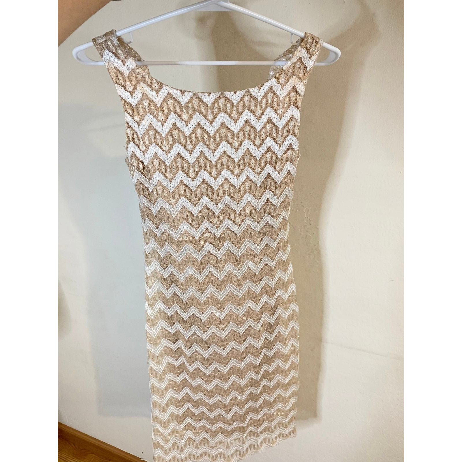 Other Jump Apparel White Gold Lace Dress Size 3/4 or S Size S / US 4 / IT 40 - 1 Thumbnail