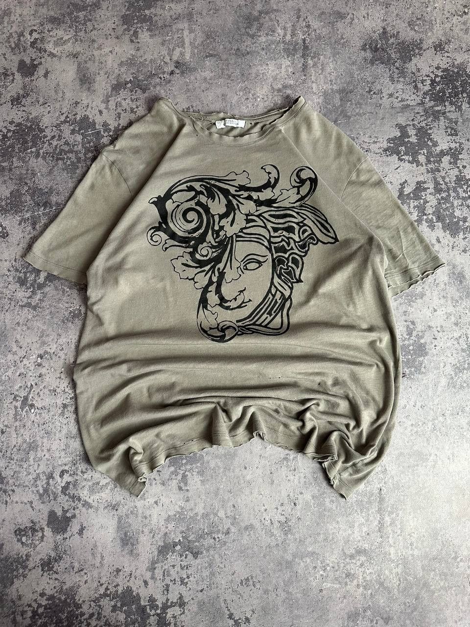 Versace Versace Gray Logo T-Shirt Distressed Size US M / EU 48-50 / 2 - 1 Thumbnail