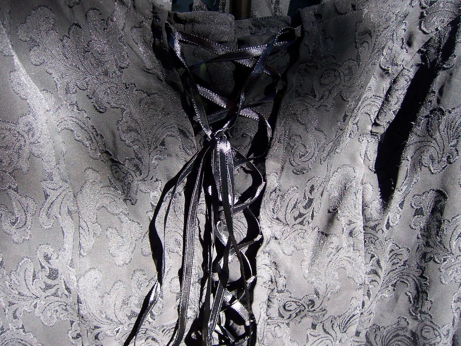Other Gallery Serpentine Black Cropped Brocade Top-Ruffled Cuffs Size XL / US 12-14 / IT 48-50 - 2 Thumbnail