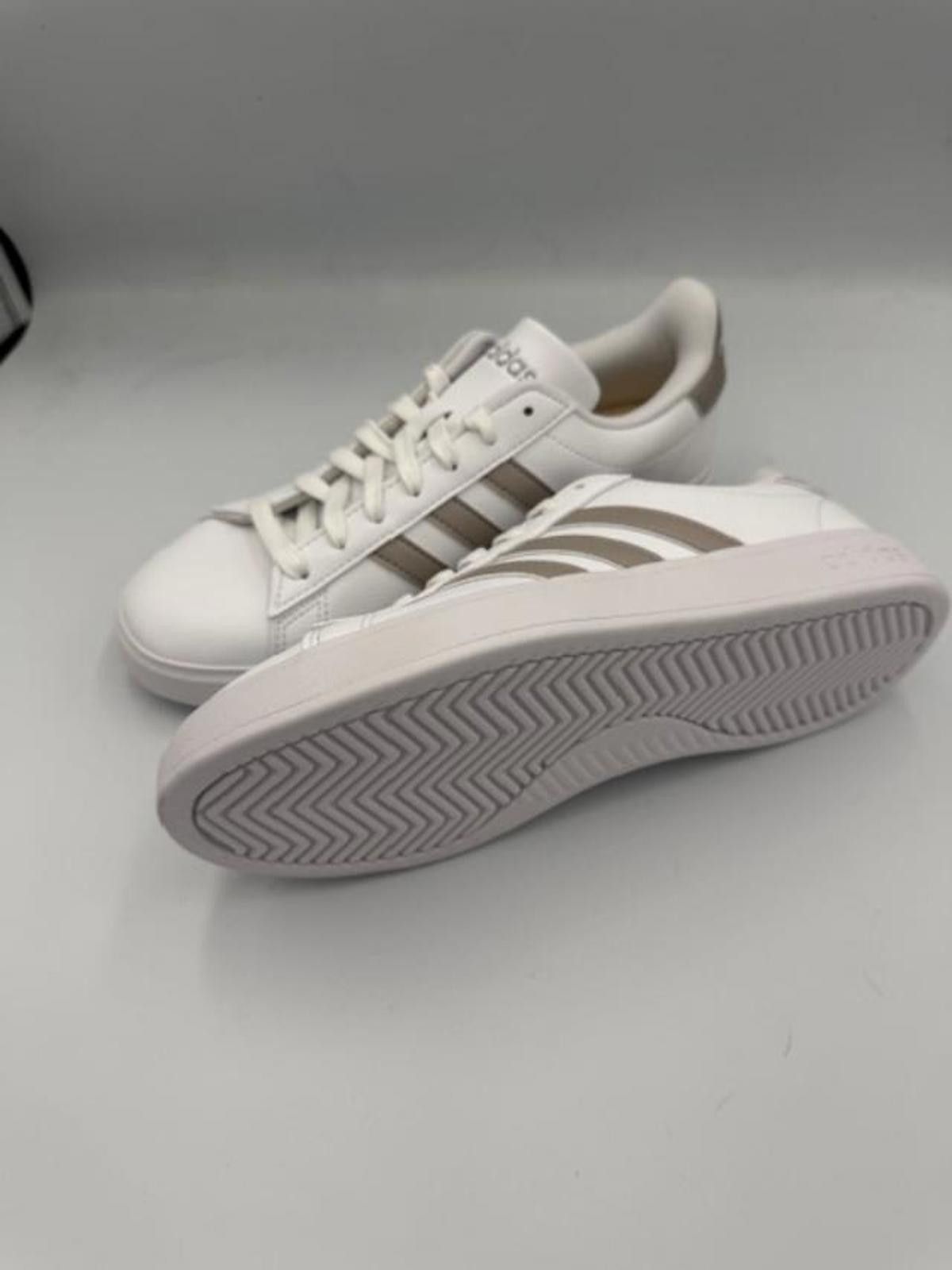 Adidas Adidas Grand Court 2.0 White & Platinum Metallic Size W 6.5 Size US 6.5 / IT 36.5 - 8 Thumbnail