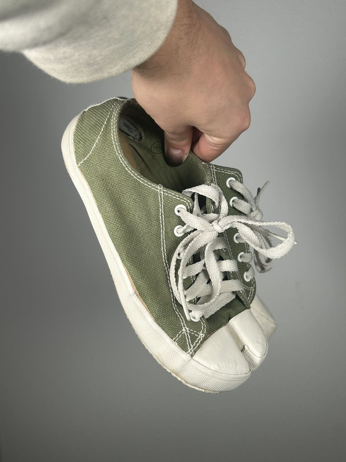 Maison Margiela SS 2002 Vintage Tabi Sneakers Size US 6 / IT 36 - 1 Thumbnail