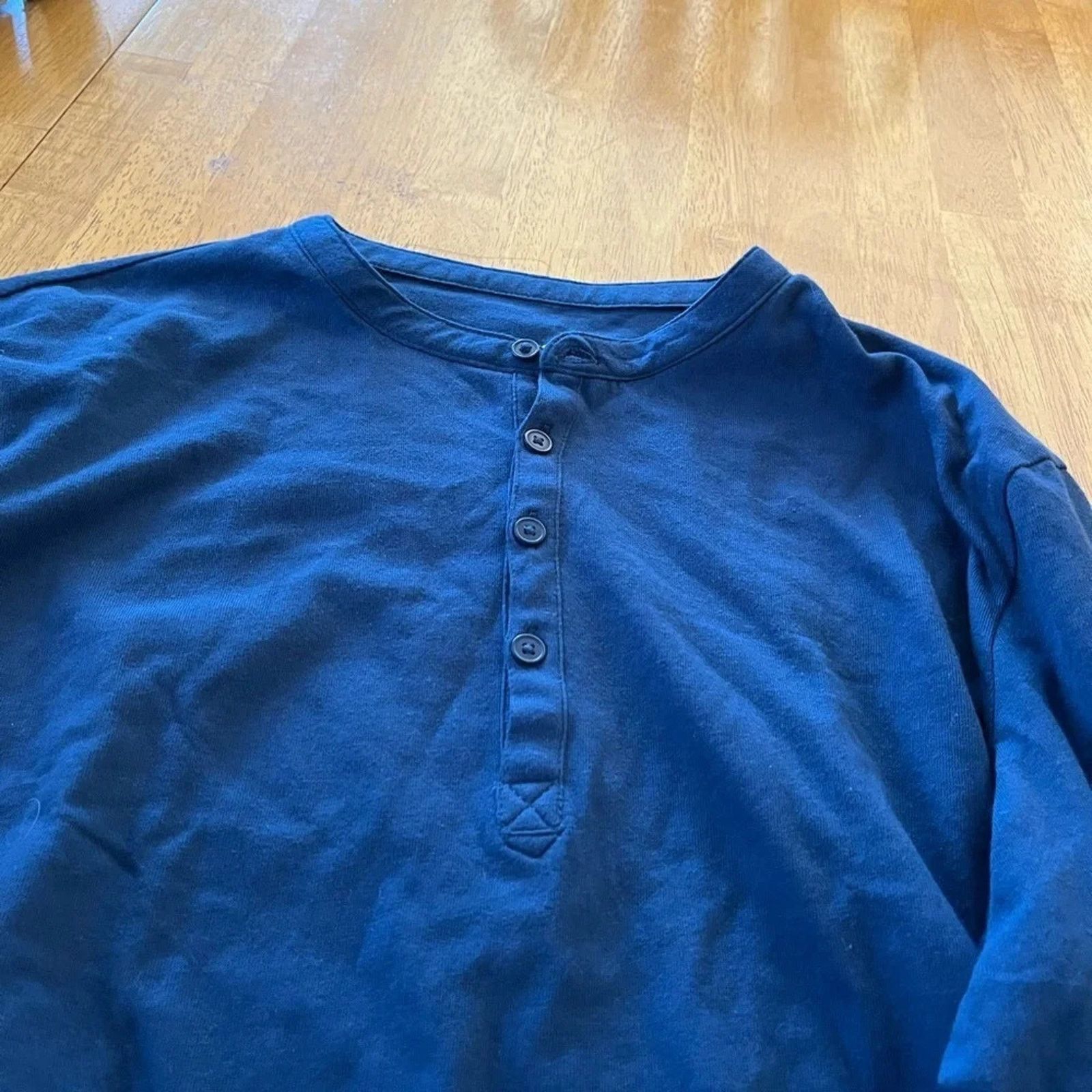 The Unbranded Brand Apujan for EVA AIR navy blue long sleeve pajama top, size L Size US 36 / EU 52 - 4 Thumbnail