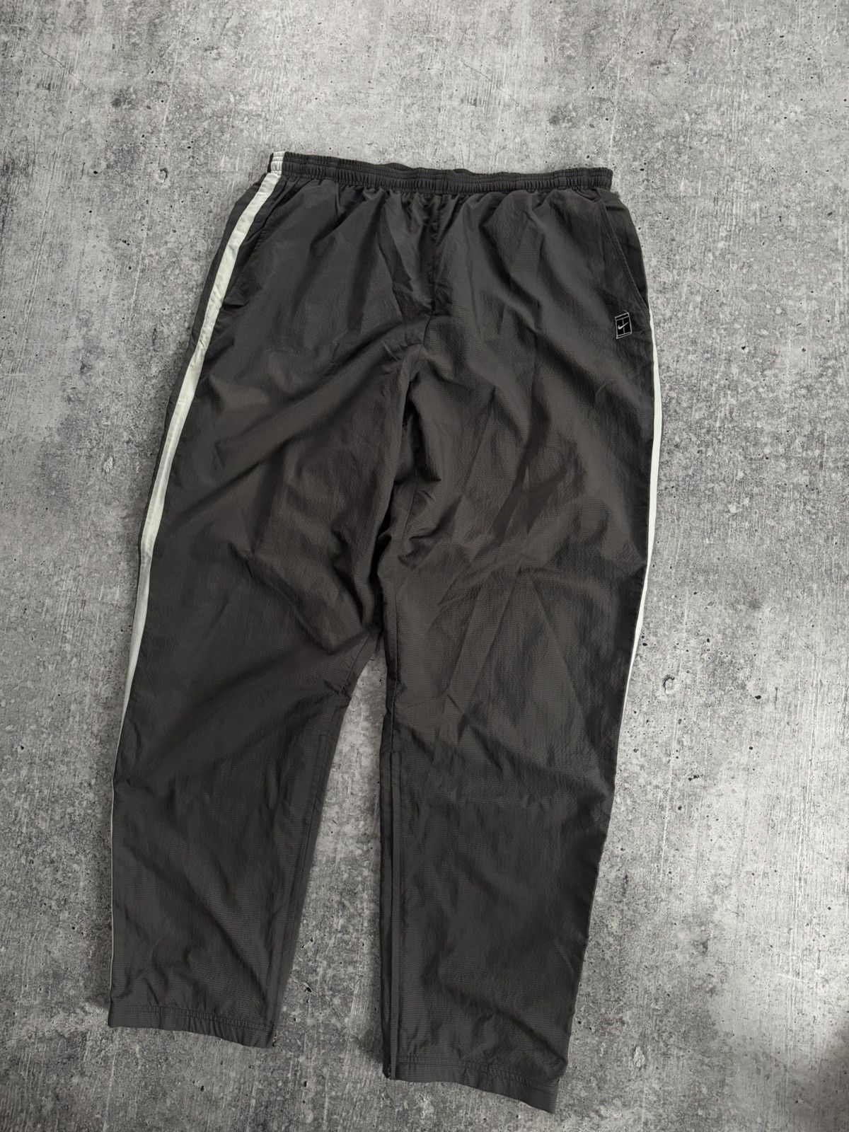 Nike Vintage Nike Track Pants Dark Gray Sweatpants Nylon Joggers Size US 36 / EU 52 - 2 Thumbnail