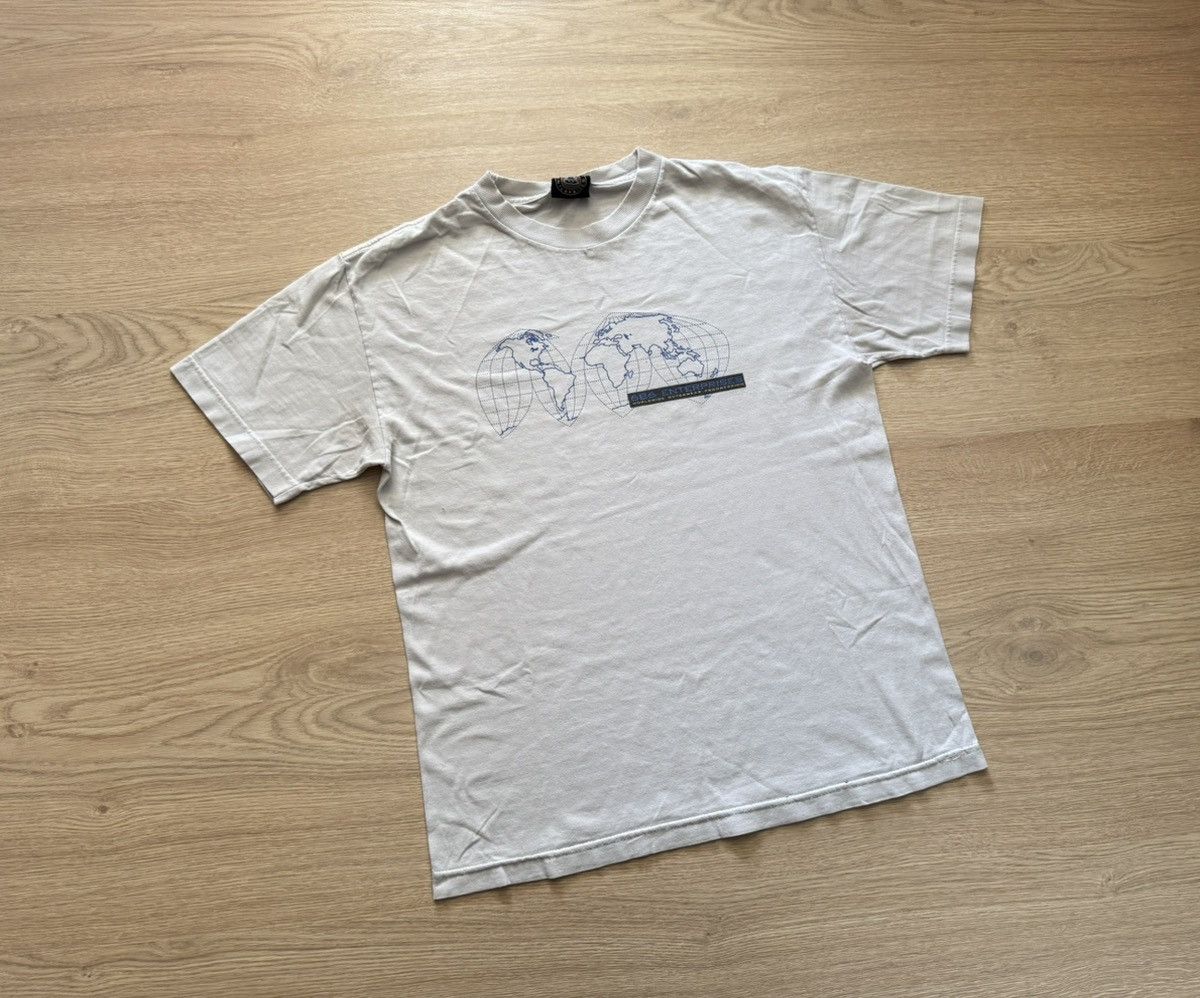 Vintage 90s 686 Made In USA Skateboarding Distressed T-Shirt