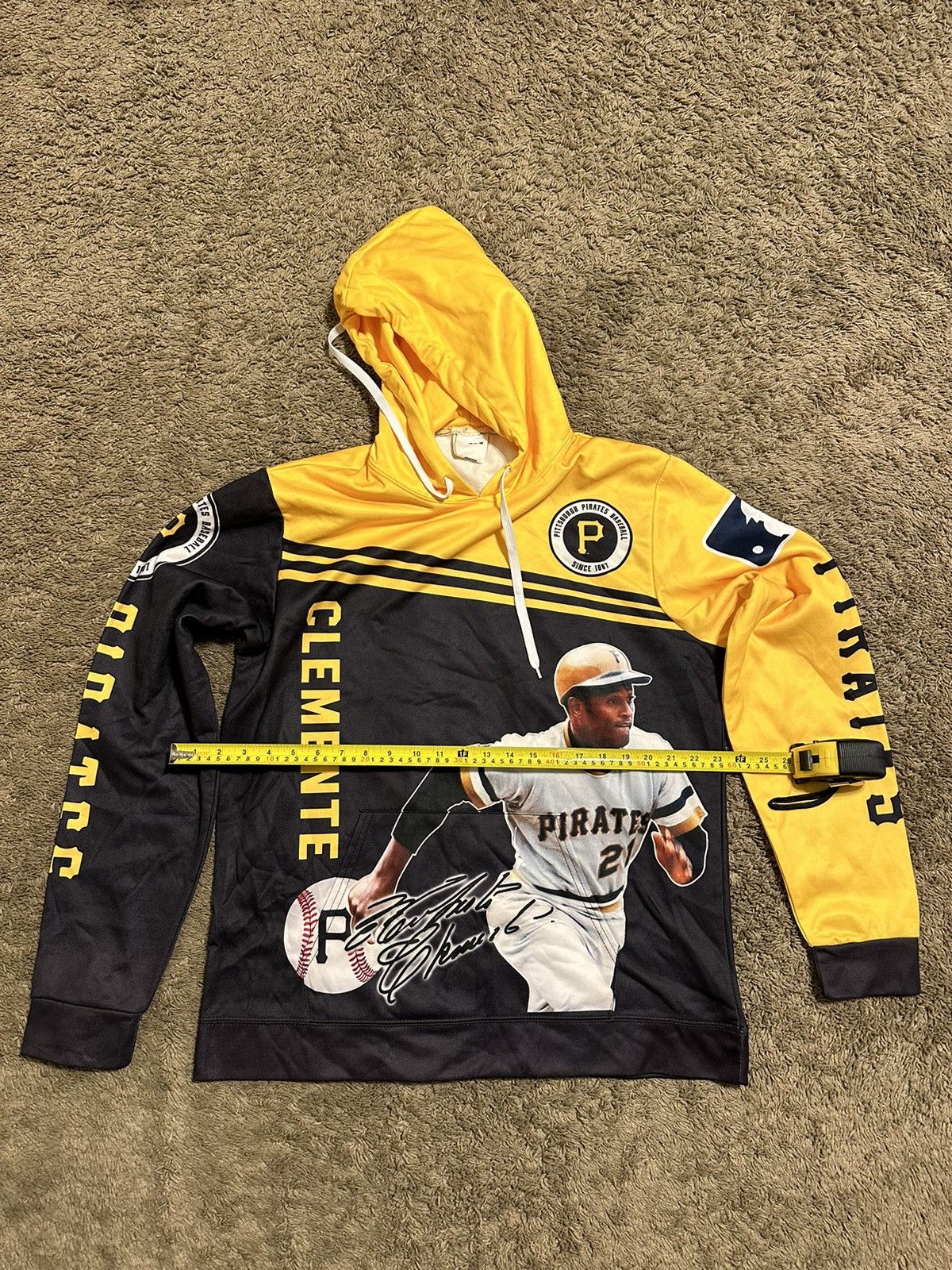 Nike × Vintage Vintage MLB Pirates “Clemente” Hoodie 00s size medium Size US M / EU 48-50 / 2 - 6 Thumbnail