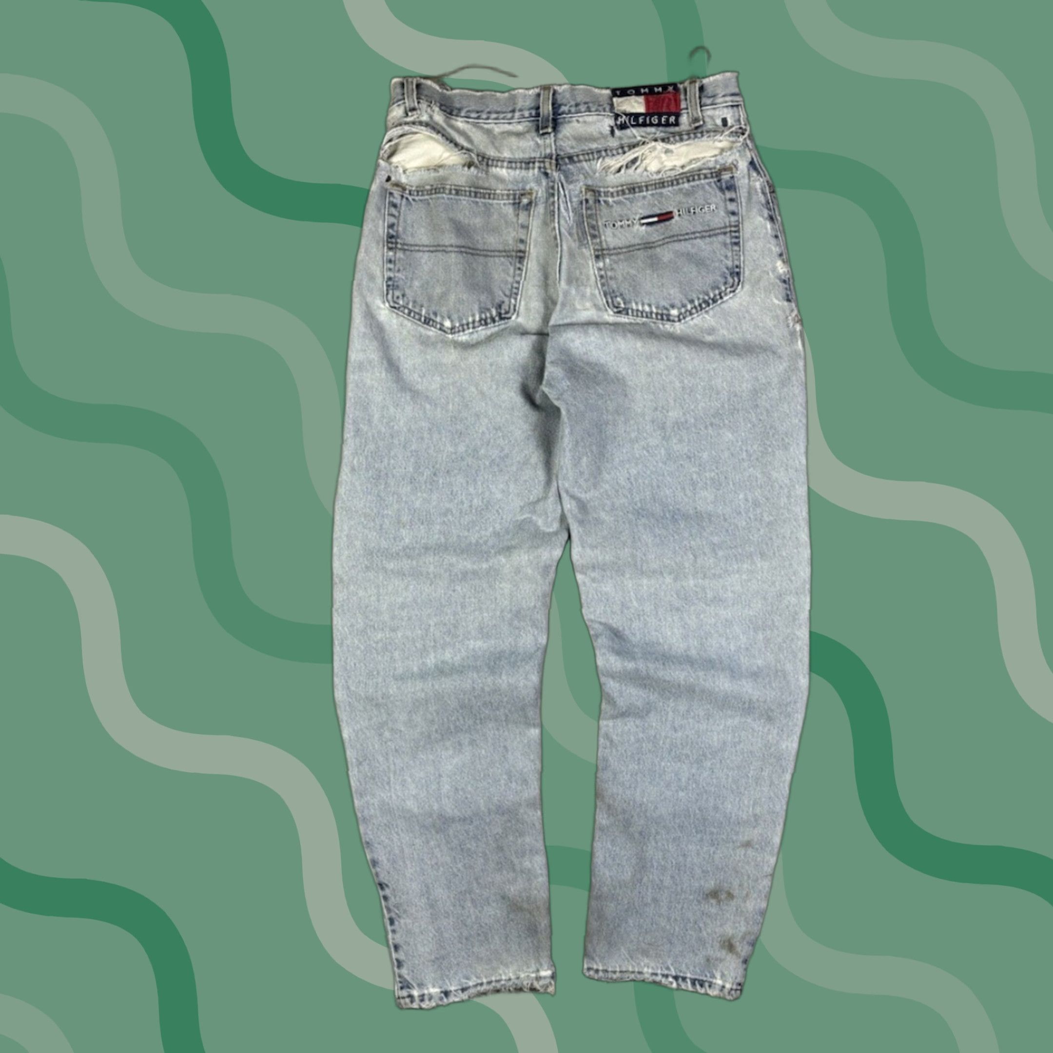 Tommy Hilfiger Vintage Tommy Hilfiger Jeans Distressed Baggy Fit Light Wash 32x32 Men Jeans blue 90s Relaxed Denim Cotton Logo Zipper Button 32in inseam Mens Size US 32 / EU 48 - 1 Thumbnail