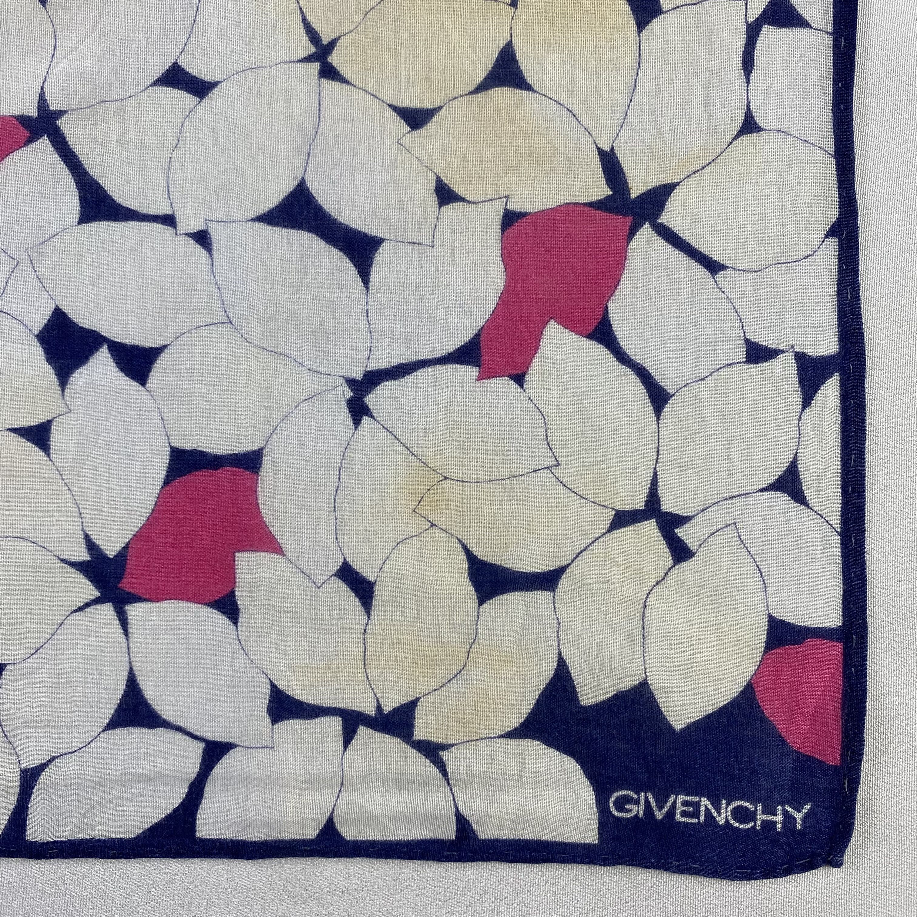 Vintage Givenchy Bandana/ Handkerchief / Neckerchief-P1248 Size ONE SIZE - 3 Thumbnail