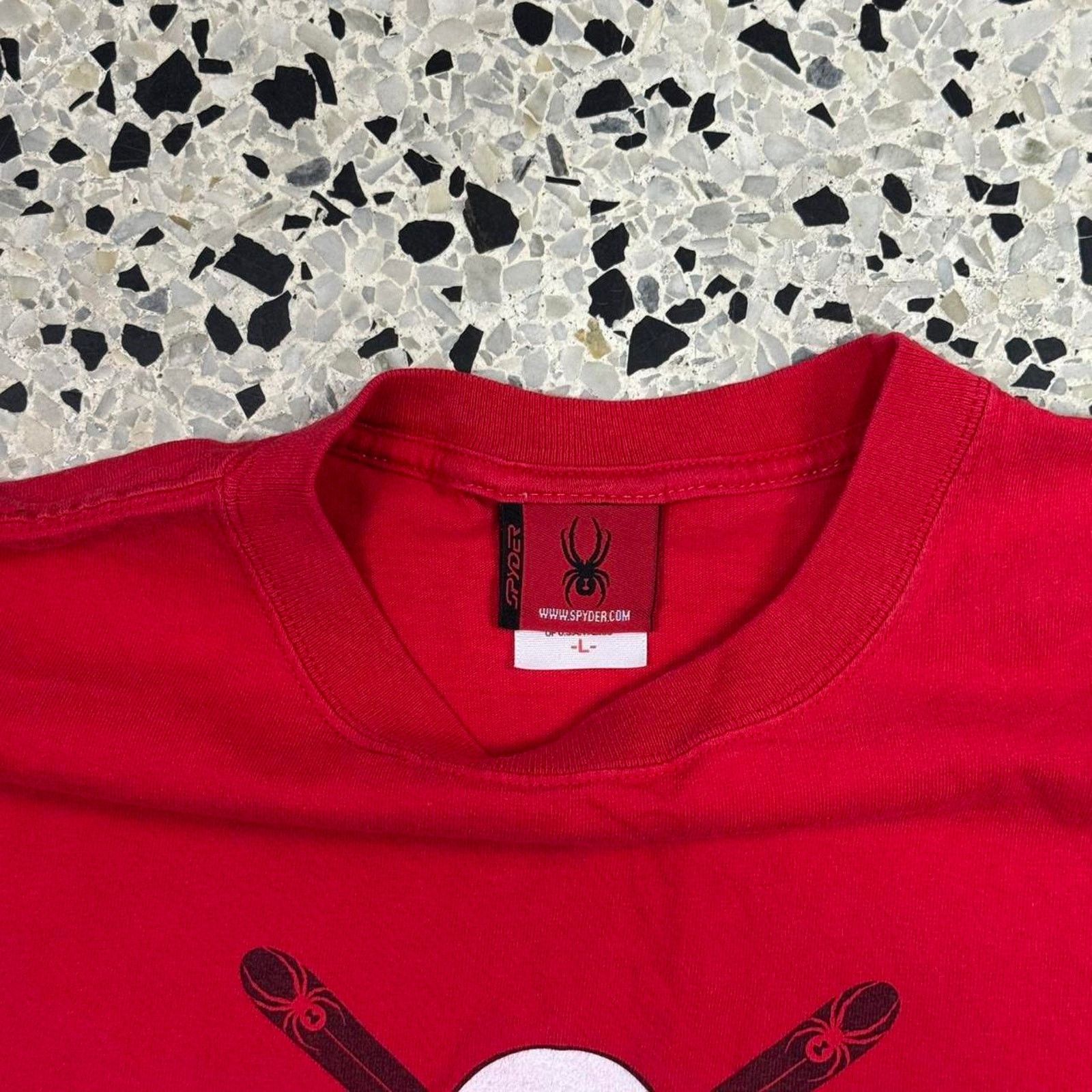 Anvil × Spyder × Vintage VINTAGE Y2K SPYDER SNOWSPORTS APPAREL SKULL & SKIS TEE: Size US L / EU 52-54 / 3 - 3 Thumbnail