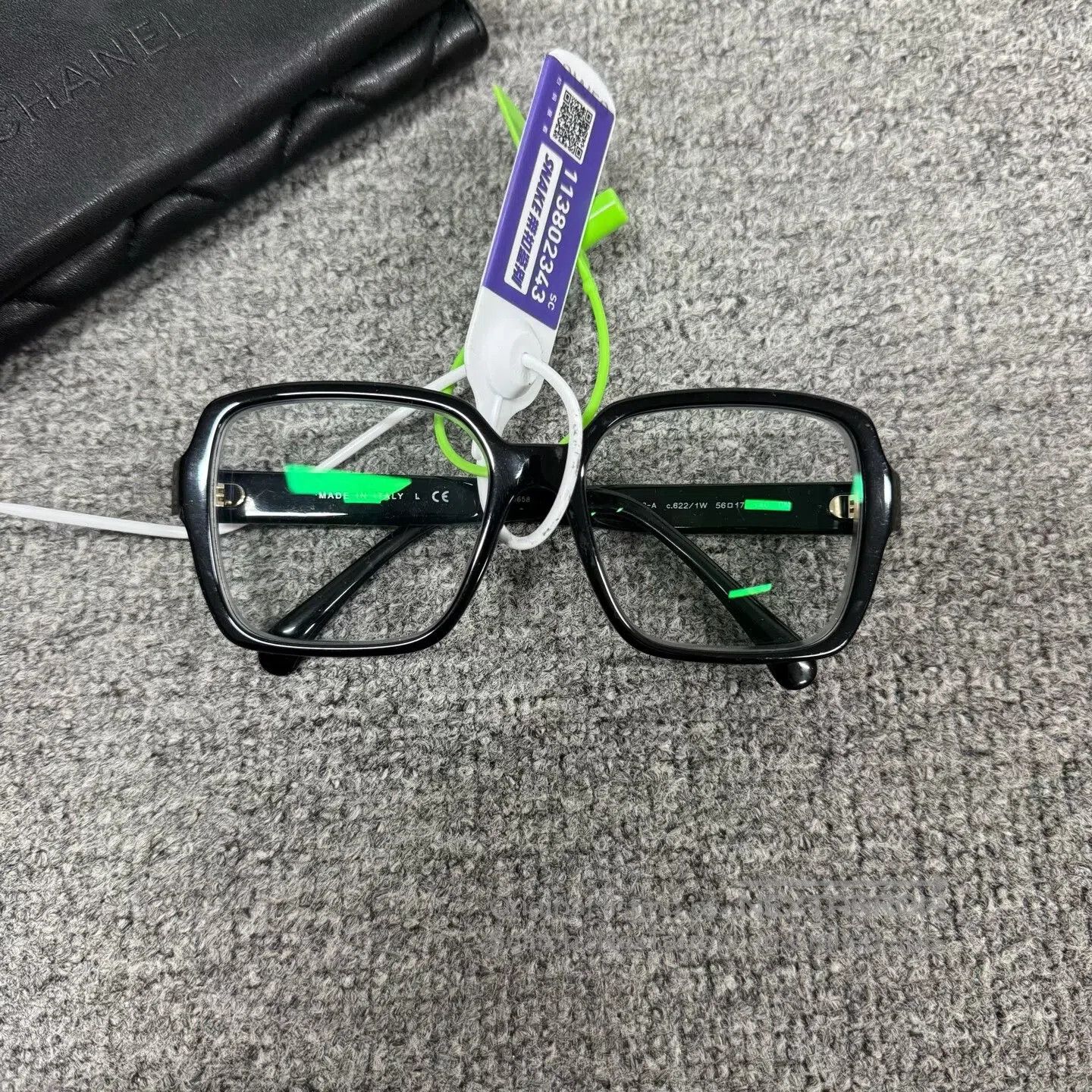 Chanel Chanel Gold letters with black frames on the glasses| Size ONE SIZE - 3 Thumbnail