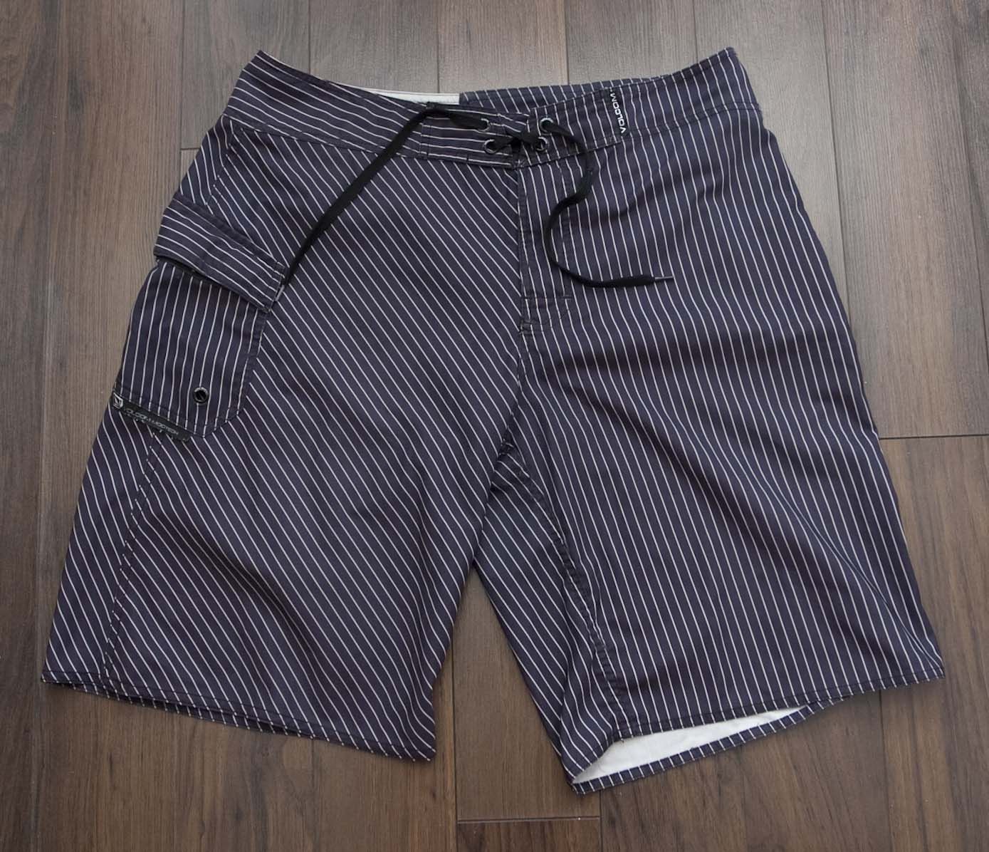 Volcom Volcom Mod Tech Board Shorts Size 35 Dark Gray Stripe Size US 35 - 1 Thumbnail