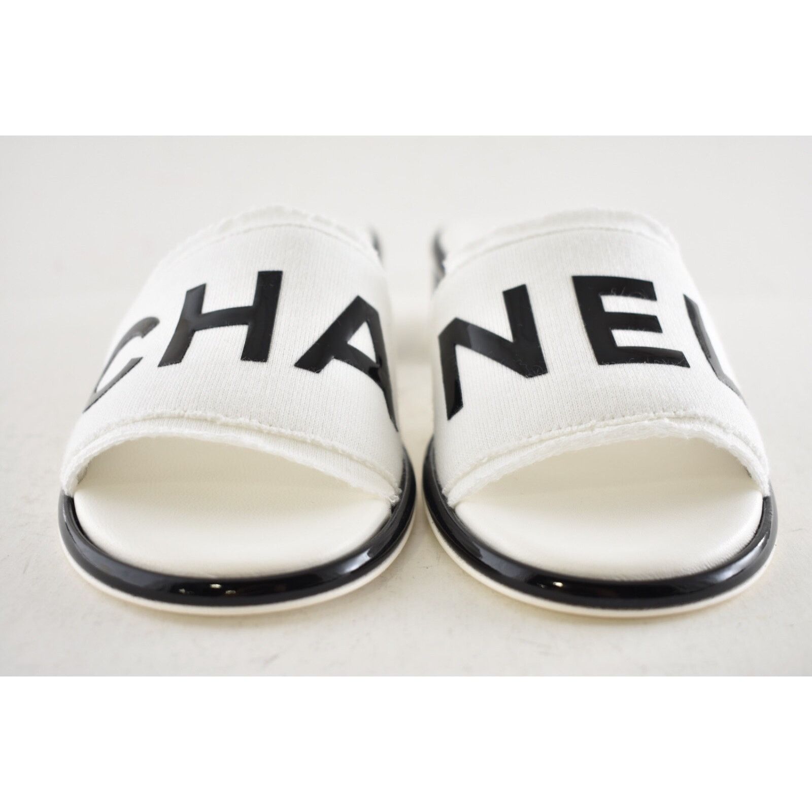 Chanel Chanel 24C White Black CHA NEL Letter Logo Mule Slide Size US 8 / IT 38 - 10 Thumbnail