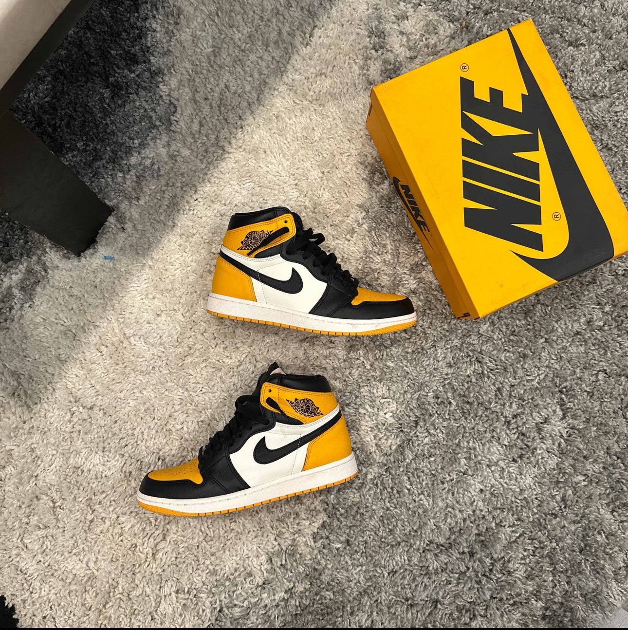 Jordan Brand Jordan 1 Retro High OG “Yellow Toe” Size US 9 / EU 42 - 3 Thumbnail