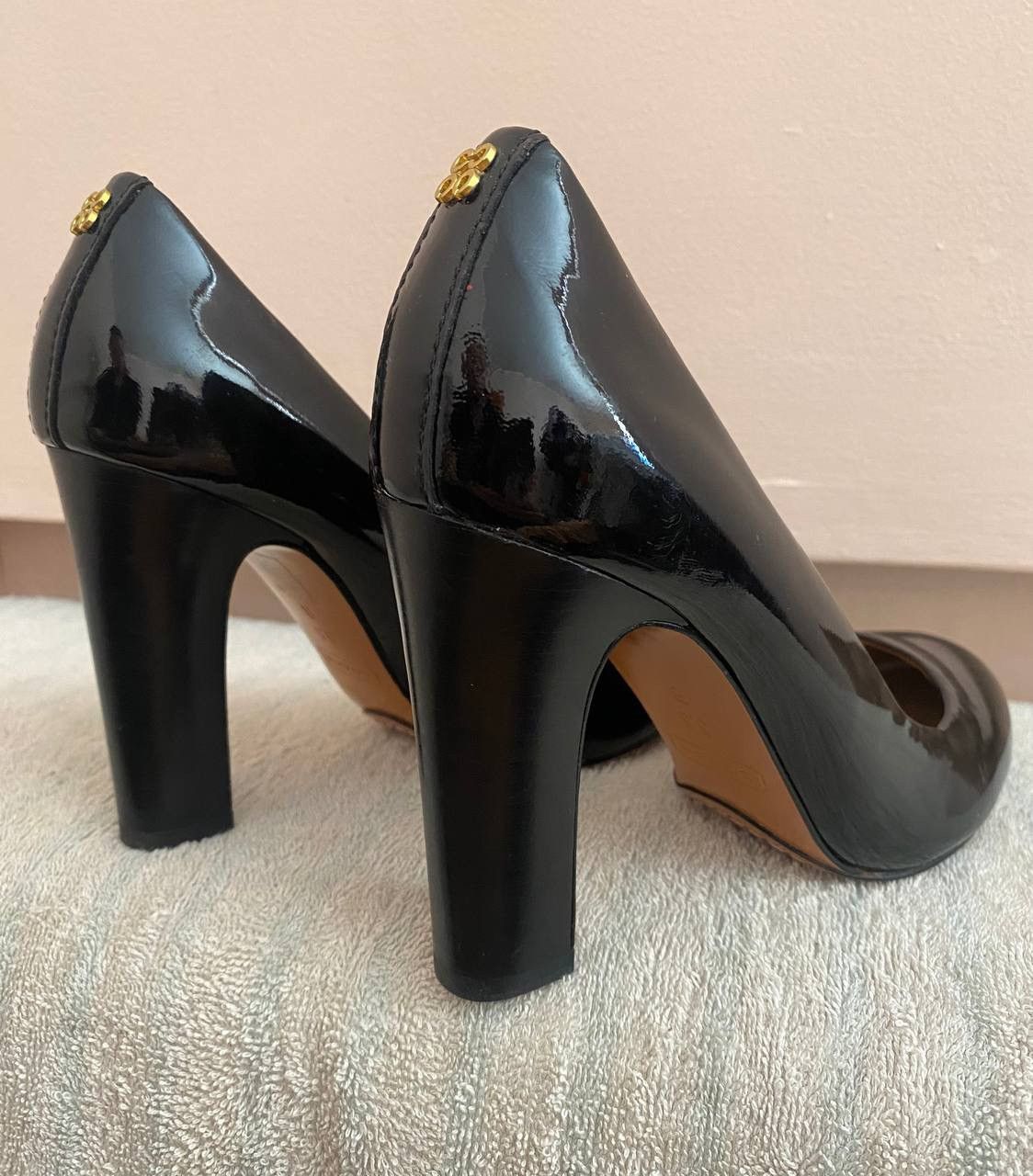 Coach 🖤 Coach Shelley Black Patent Pumps Size 5.5 Size US 5.5 / IT 35.5 - 11 Thumbnail