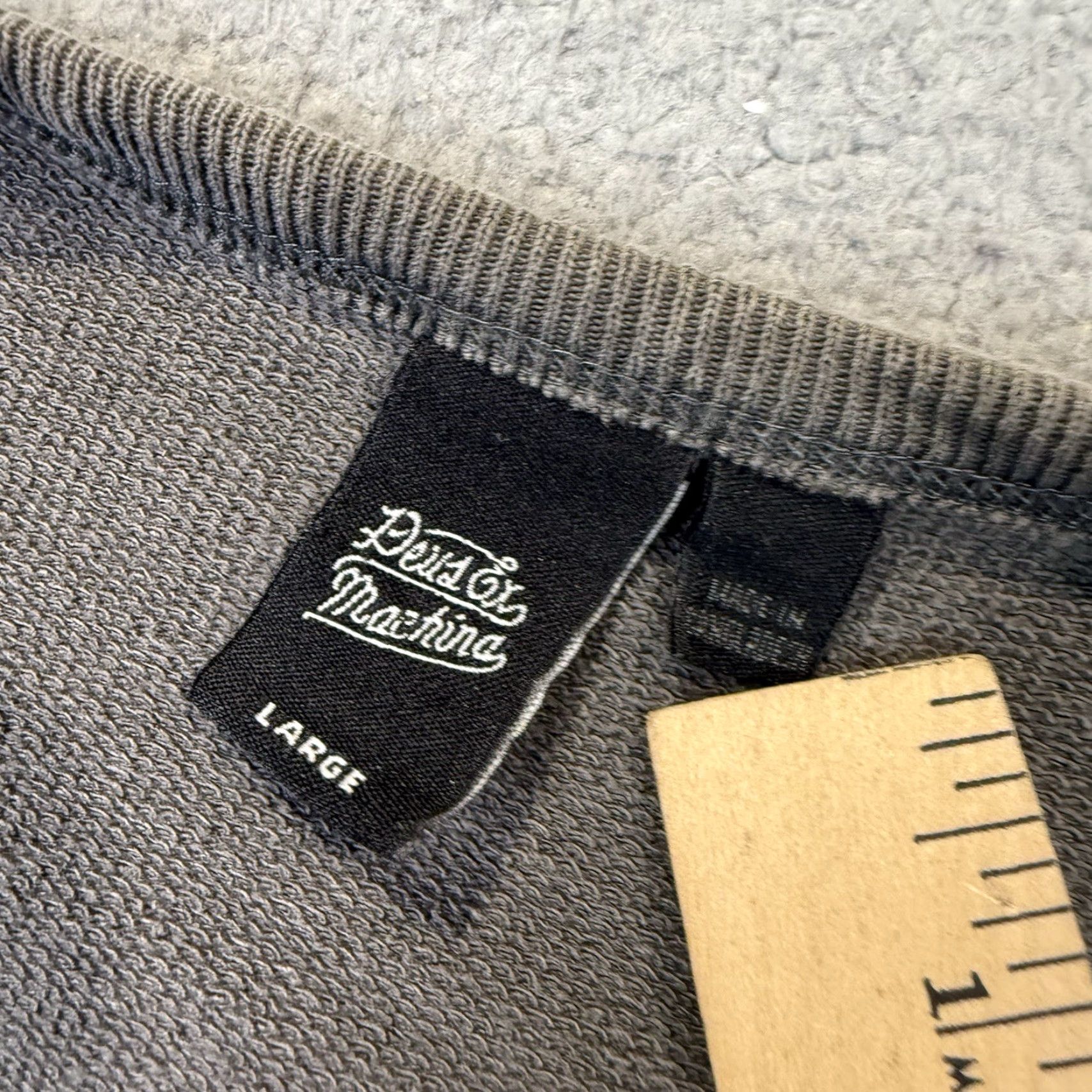 Deus Ex Machina Deus Ex Machina Sweatshirt Mens Large Gray Crewneck Pullover Distressed Faded L Size US L / EU 52-54 / 3 - 5 Thumbnail