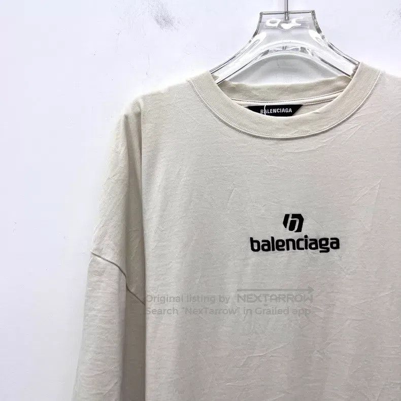 Balenciaga Balenciaga Apricot Logo Letter Embroidered Crew Neck Short Size US S / EU 44-46 / 1 - 3 Thumbnail
