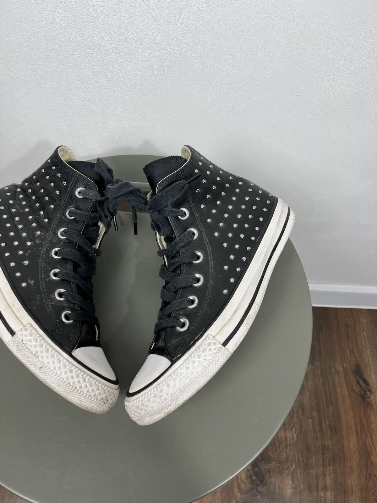 Converse Converse Chuck Taylor All Star Leather Studded High Top 37.5 Size US 7 / IT 37 - 2 Thumbnail