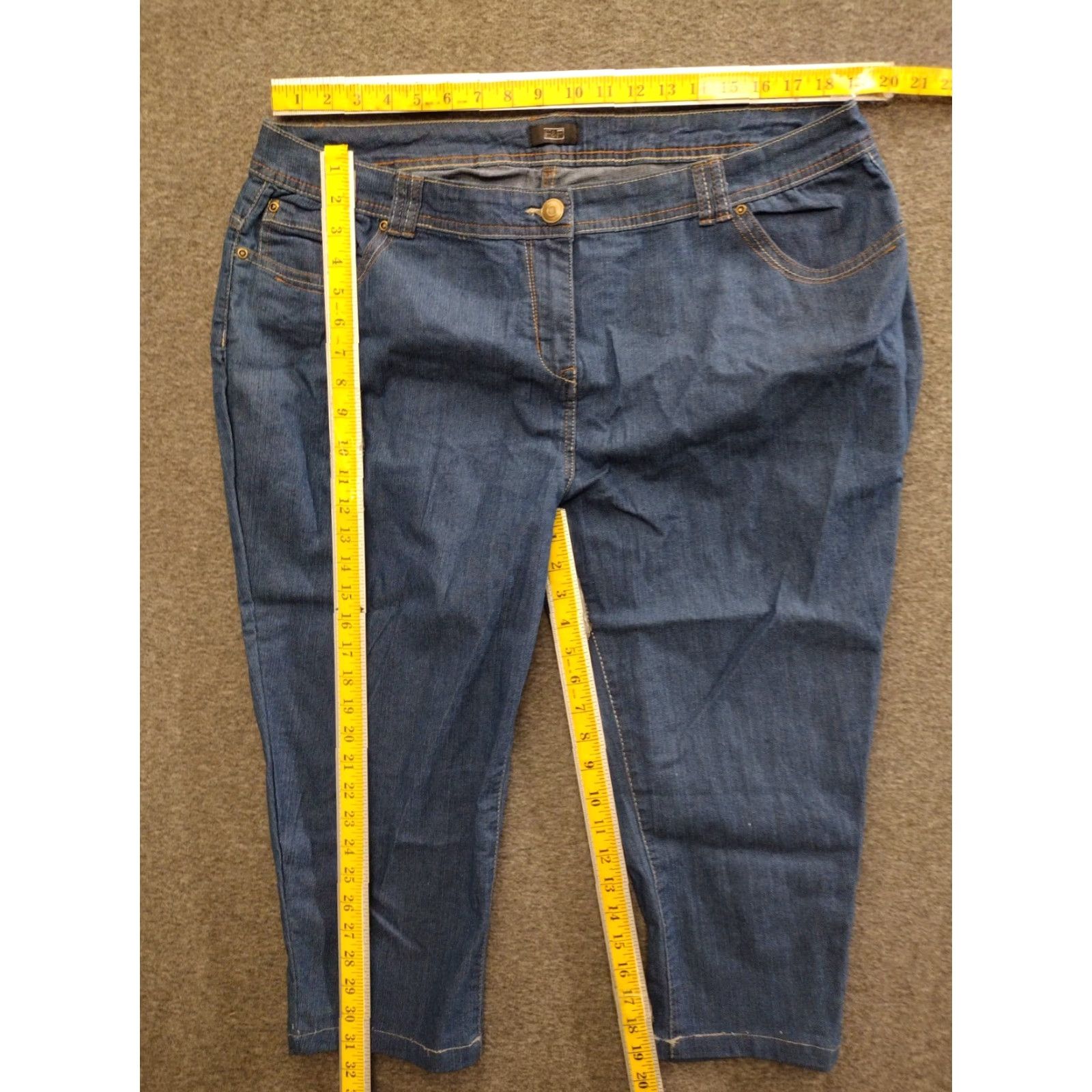 Vintage F&F Women Capri Jeans Denim 22 38/40 Blue High Rise 5-Pocket Button Denim Capri Jeans Casual Bohemian 90s Womens Size 40" / US 18 - 4 Thumbnail