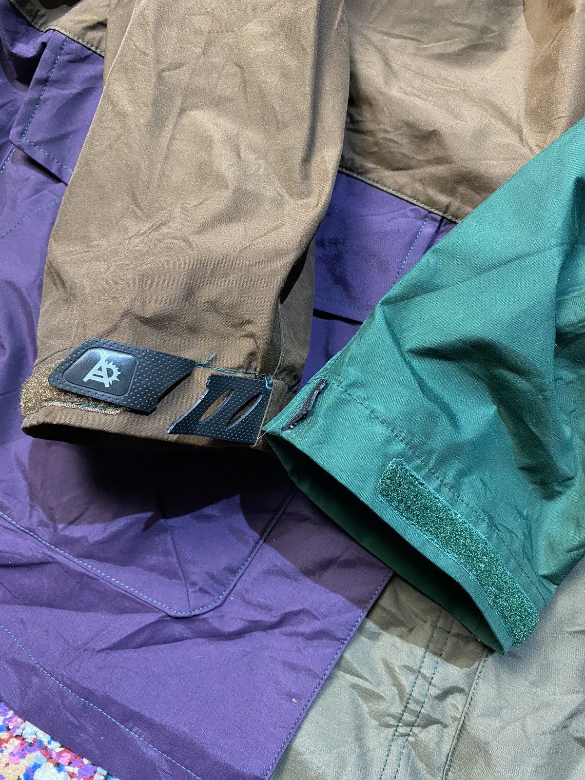 go slow caravan GO SLOW CARAVAN COLOR BLOCK LONG PARKA RAIN JACKET Size US M / EU 48-50 / 2 - 6 Thumbnail
