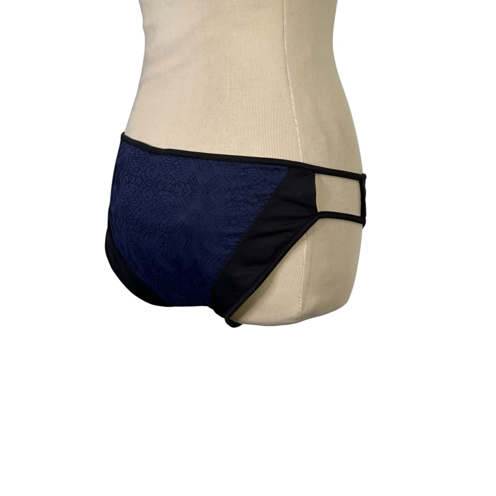 Jonathan Simkhai Jonathan Simkhai navy blue bikini bottom size Medium Size ONE SIZE - 18 Thumbnail