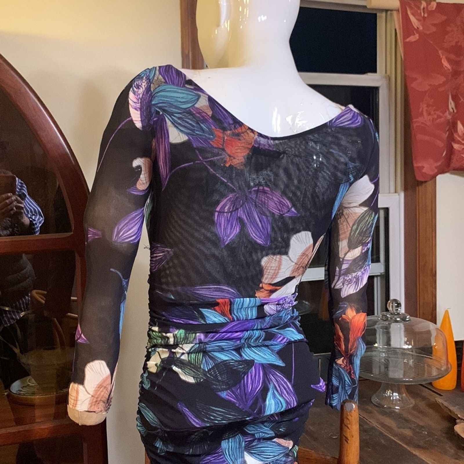 FUZZI Fuzzi Italy mesh floral V neck bodycon bombshell wiggledress Size XS / US 0-2 / IT 36-38 - 5 Thumbnail