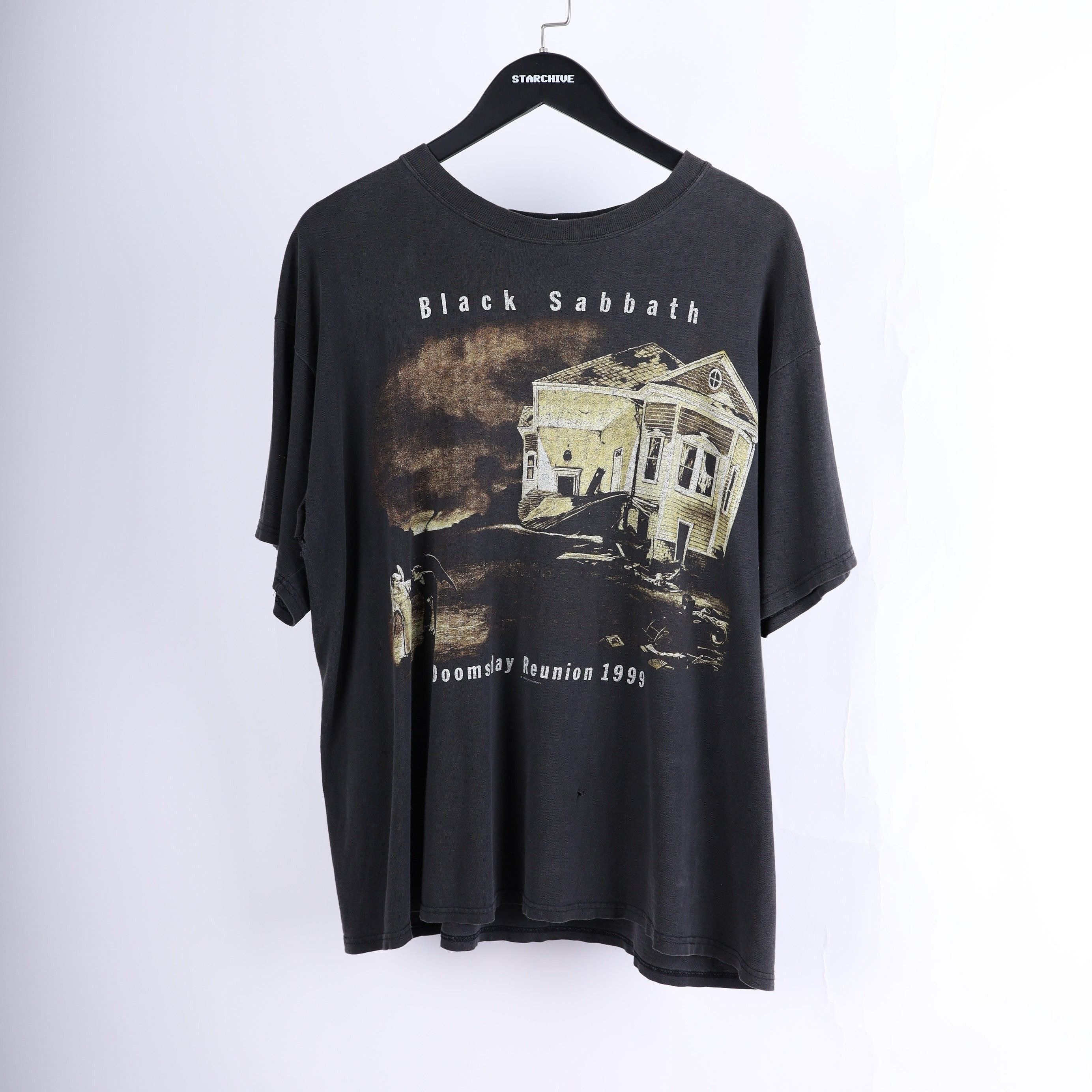 Vintage BLACK SABBATH VINTAGE DOOMSDAY REUNION T-SHIRT 1999 Size US XL / EU 56 / 4 - 6 Thumbnail