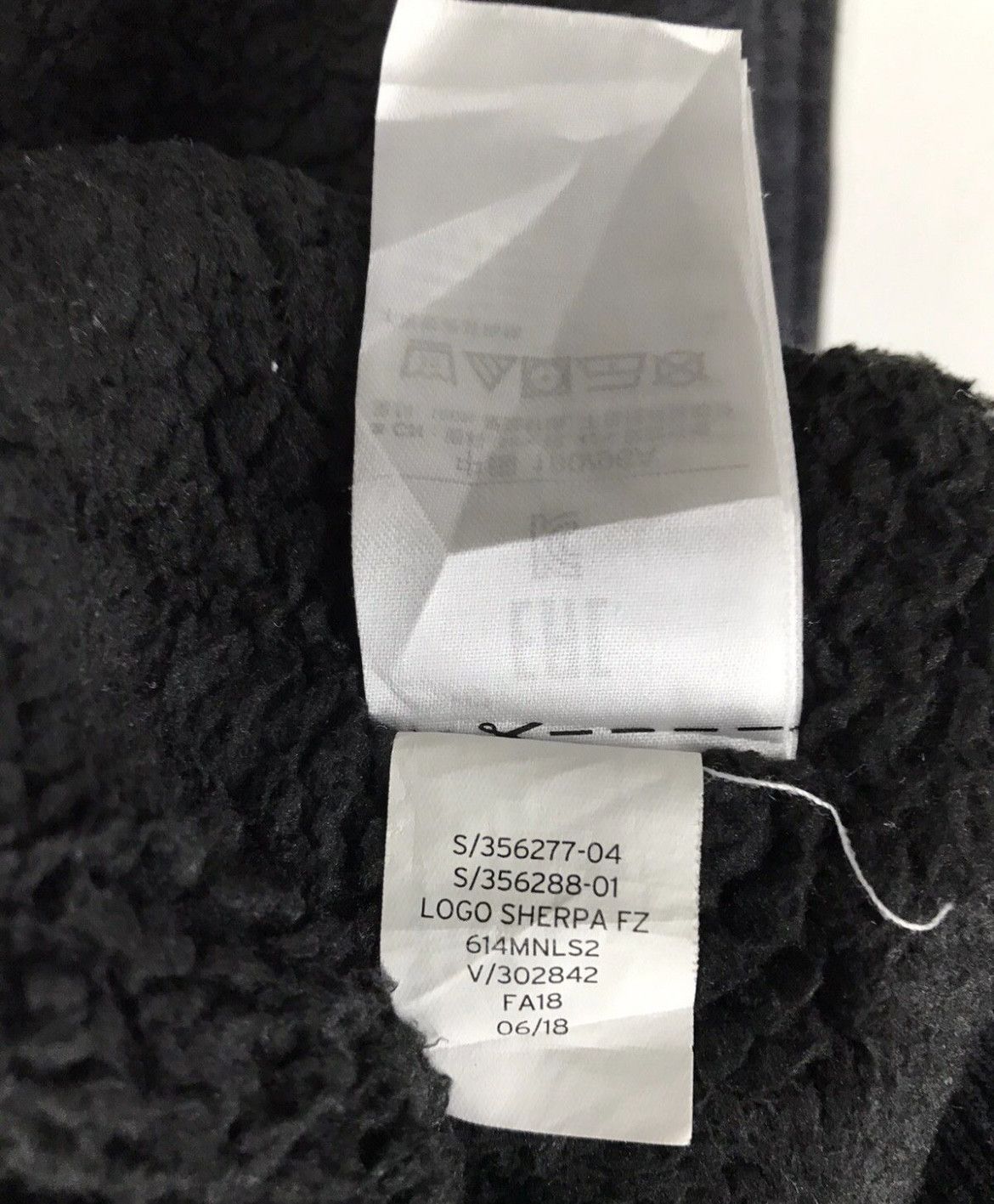 Gap 🔥Gap Logo Arch Faux Fur Fleece Zipper Hoodies Size US M / EU 48-50 / 2 - 8 Thumbnail