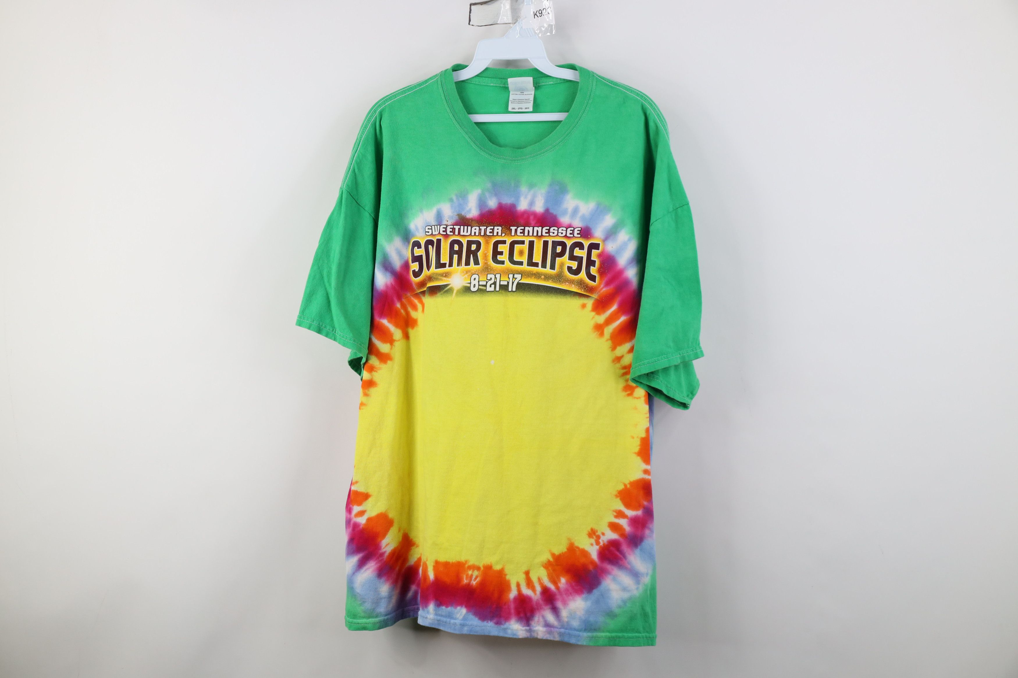 Vintage Y2K 2017 Sweetwater Tennessee Solar Eclipse Rainbow T-Shirt Size US XXL / EU 58 / 5 - 1 Thumbnail