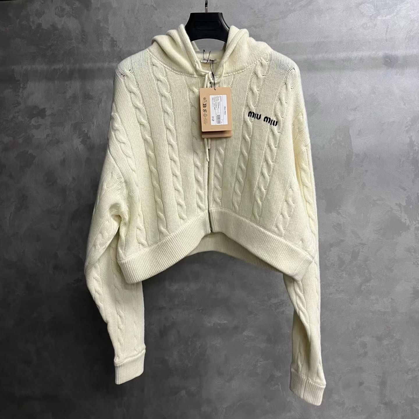 Miu Miu Miu Miu Retro Wool White Sweater XS Women Size XS / US 0-2 / IT 36-38 - 1 Thumbnail