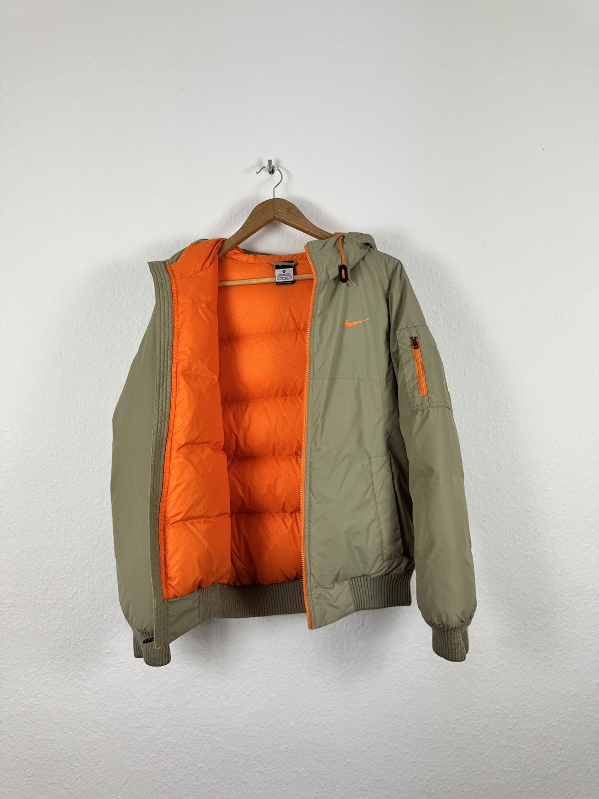 Nike Men’s Nike Nylon Puffer 550 Down Beige Hooded Jacket Size S Size US S / EU 44-46 / 1 - 1 Thumbnail