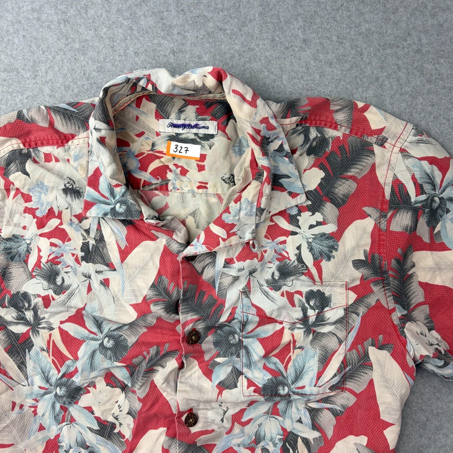 Tommy Bahama Tommy Bahama Shirt Mens S Red Floral Hawaiian Short Sleeve Button Front Shirt Size US S / EU 44-46 / 1 - 4 Thumbnail