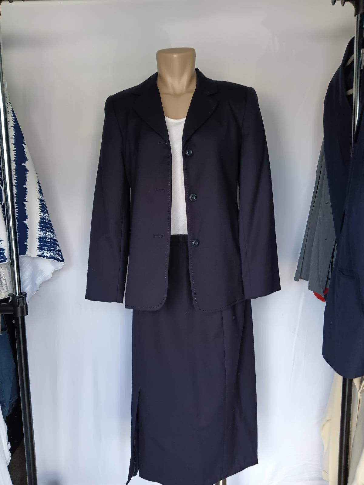 Designer Classic Women's Black Suit Set with Skirt Size M / US 6-8 / IT 42-44 - 1 Thumbnail