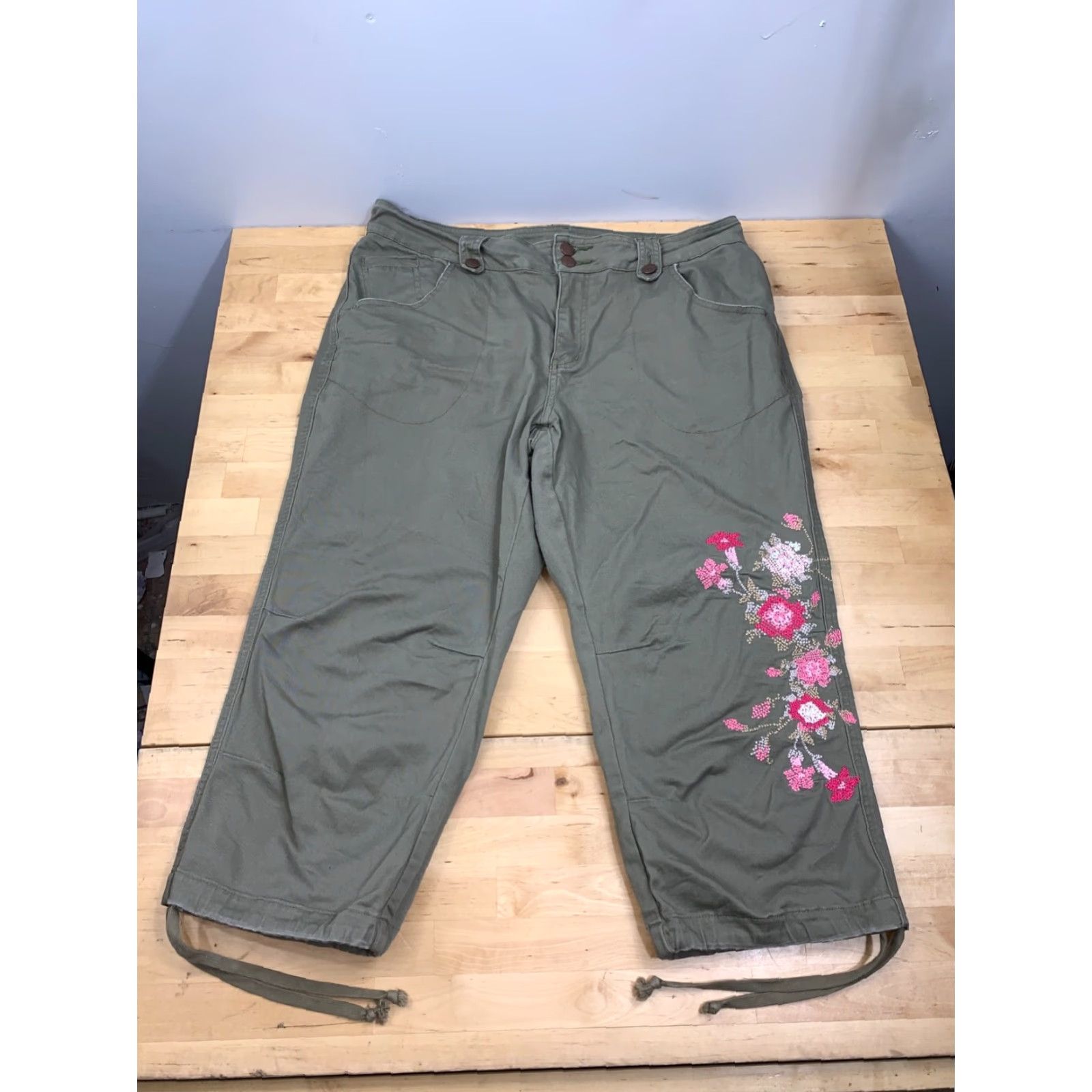 Vintage Venezia Womens Pants Size 8 Green Floral Embroidered Capri #5009 Size 30" / US 8 / IT 44 - 2 Thumbnail