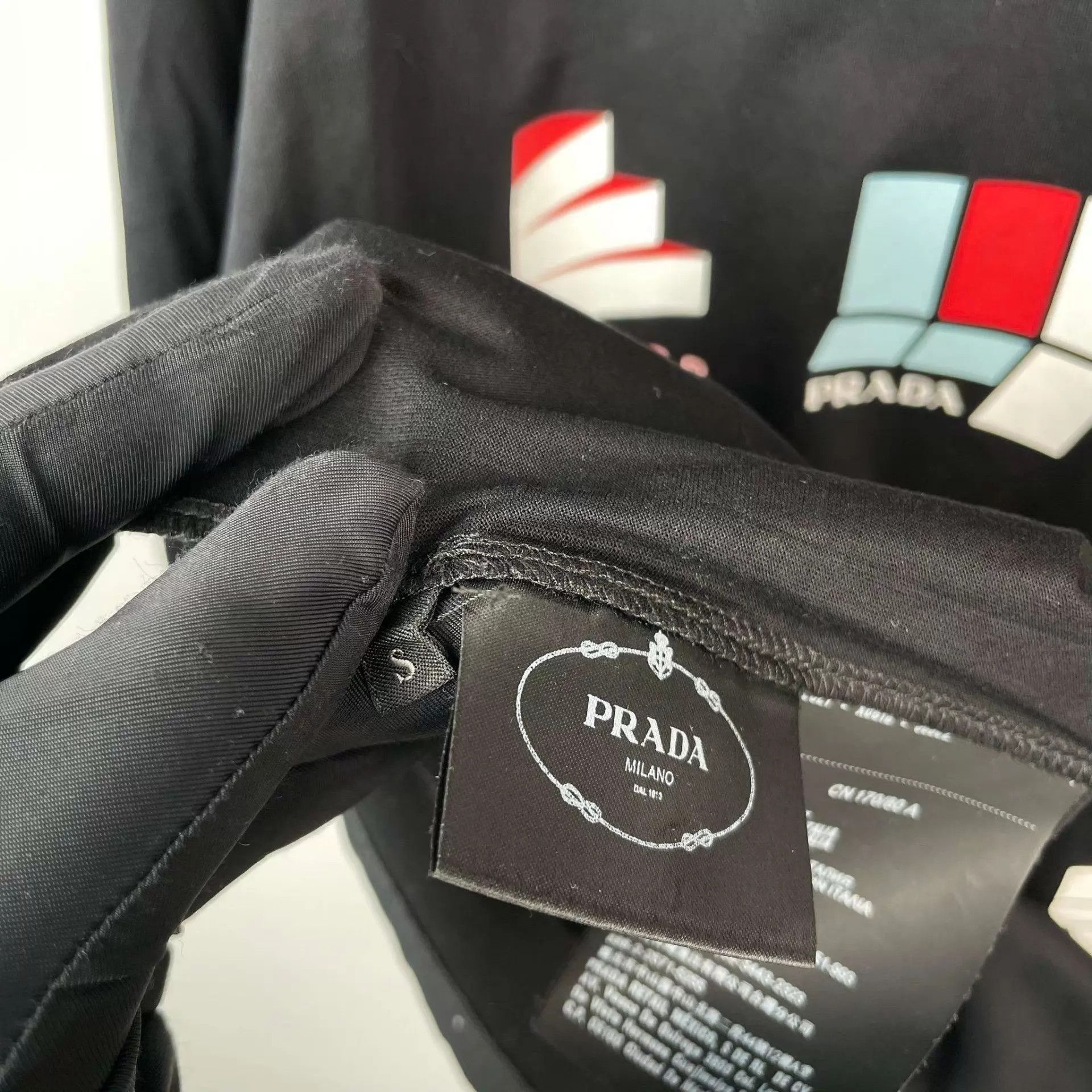 Prada Prada Logo Print Short-Sleeve Tee S Black Size US S / EU 44-46 / 1 - 5 Thumbnail