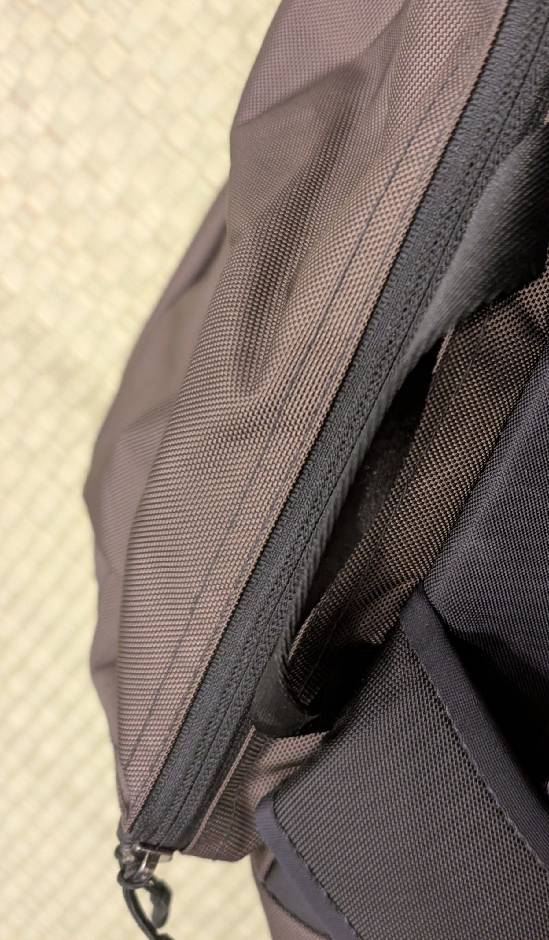 Tom Bihn RARE Tom Bihn Design Lab Shadow Guide Pack 23L Ursa Brown Size ONE SIZE - 14 Thumbnail